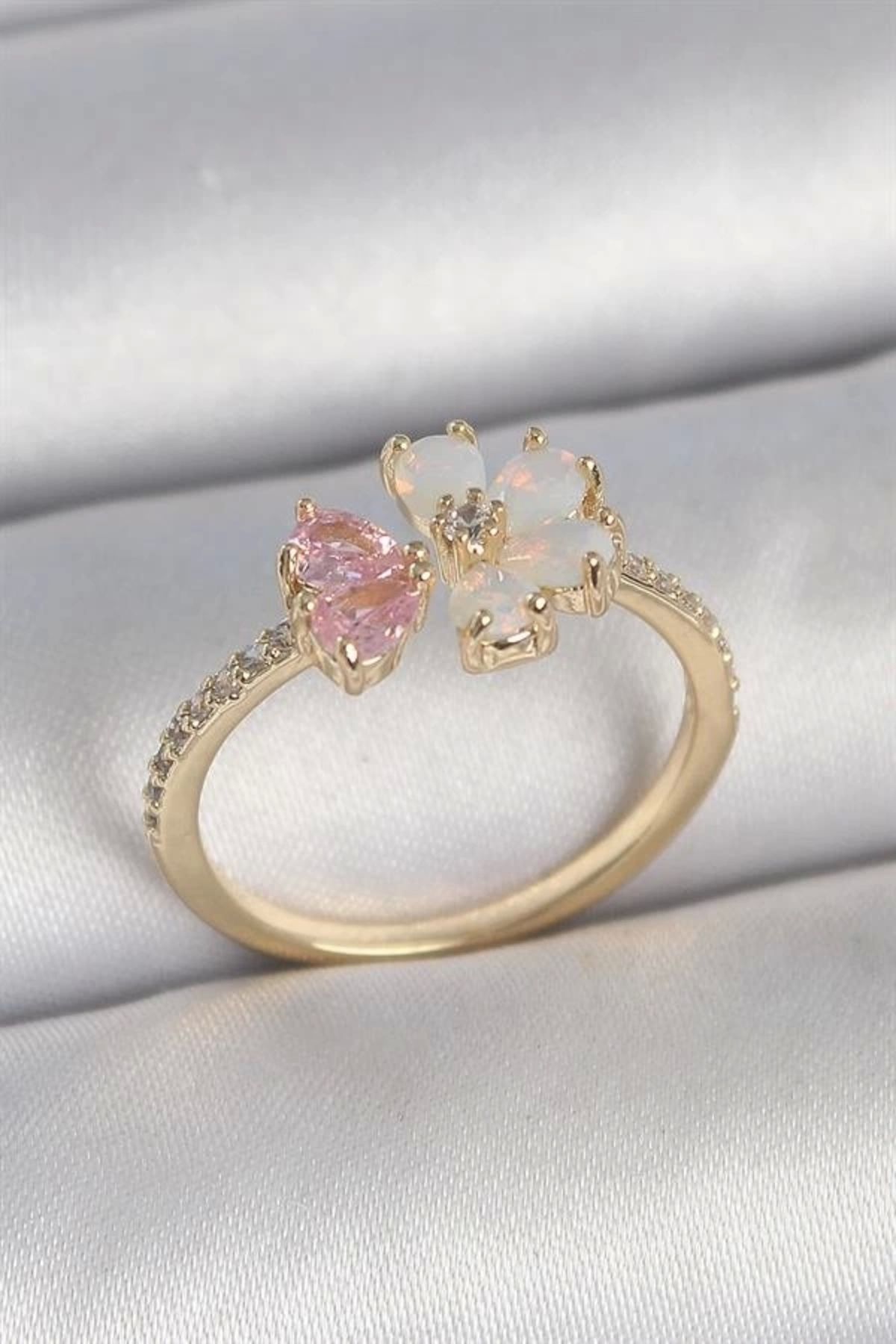 Merev Pirinç Gold Renk Beyaz Mineli Pembe Zirkon Taşlı Çiçek Model Kadın Yüzük