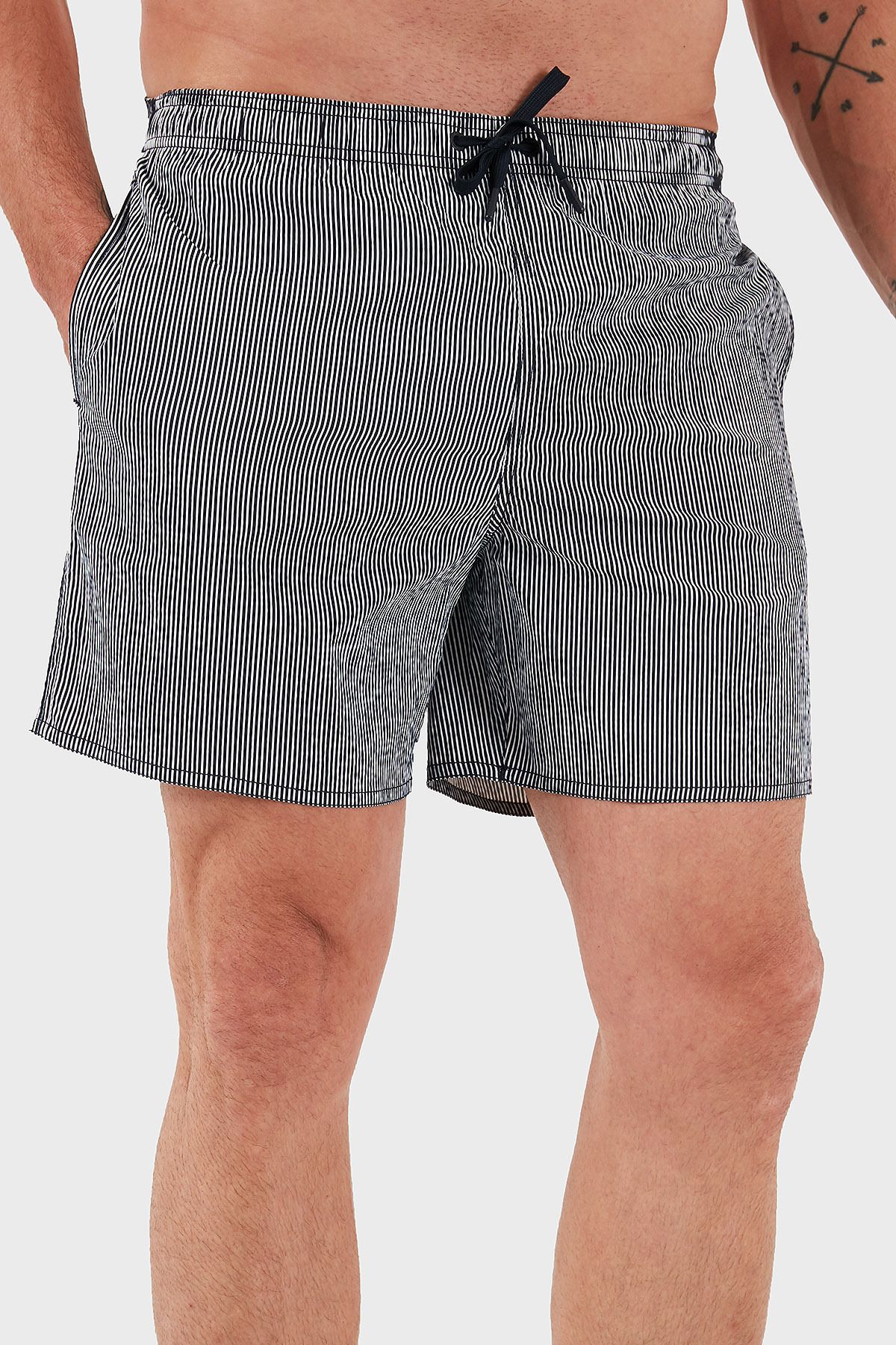 Armani Exchange Çizgili Logolu Regular Fit Mayo Short Erkek MAYO SHORT XM000829 AF13643 FB213