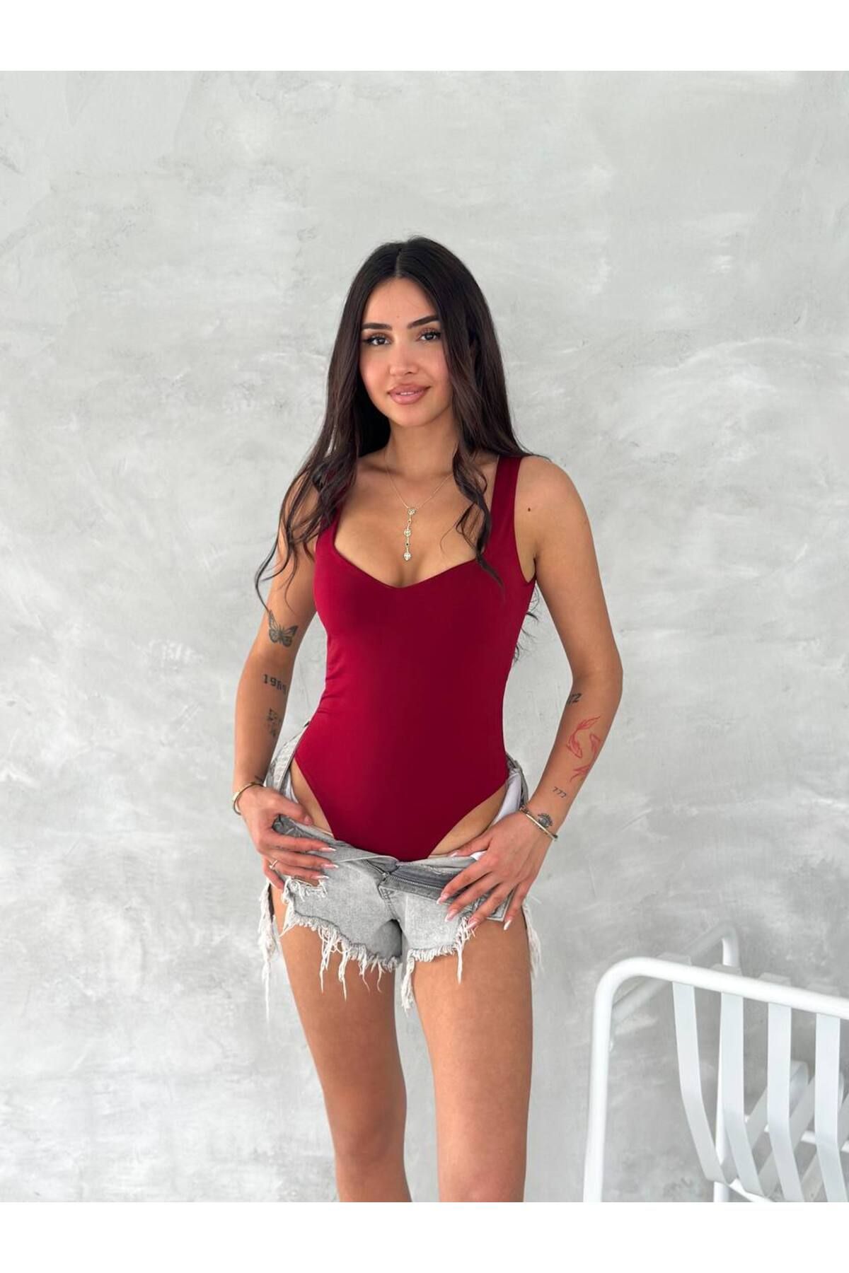 Castivo Fashion Kalp Yaka İpek Dokulu Basic Body