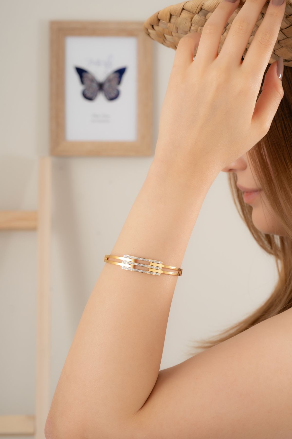 Finesa Jewelry Kadın Üç Sıralı Taş Detaylı Altın Sarısı Şık Bileklik