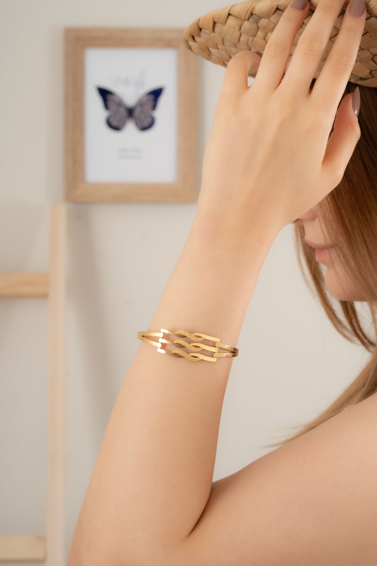 Finesa Jewelry Kadın Altın Sarısı Üç Sıra Dalga Formlu Modern Şık Bileklik