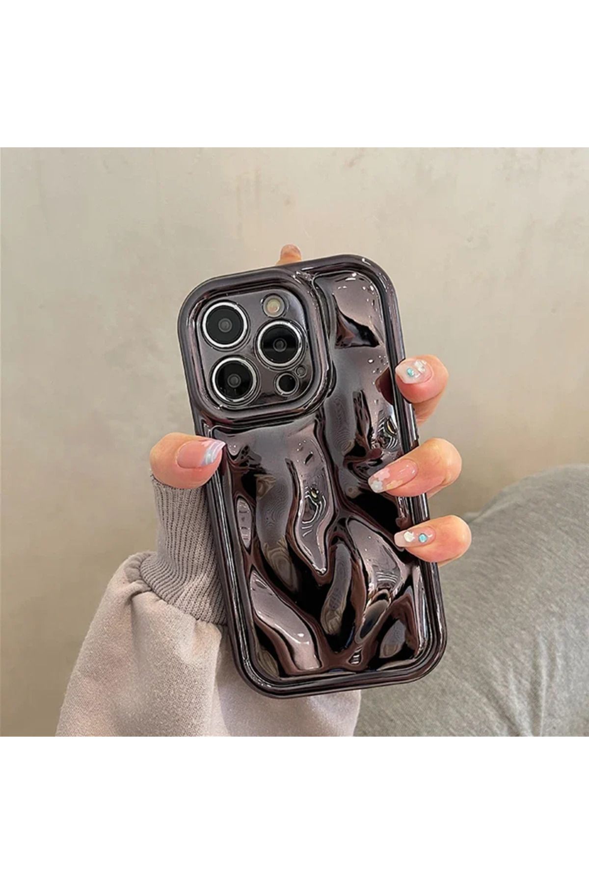KOSO İPHONE 15 PRO MAX SİYAH HOLOGRAM KABARTMALI PARLAK SİLİKON TELEFON KILIFI
