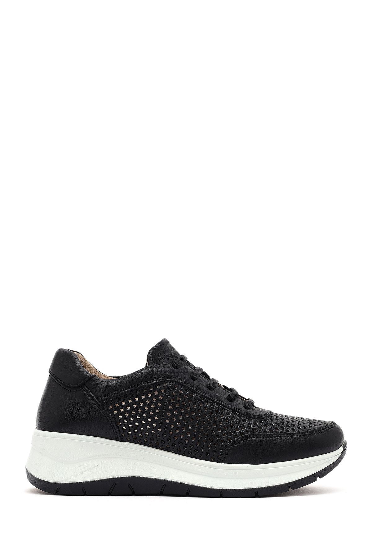 Derimod Kadın Siyah Bağcıklı Kalın Tabanlı Deri Sneaker 25SFD501718