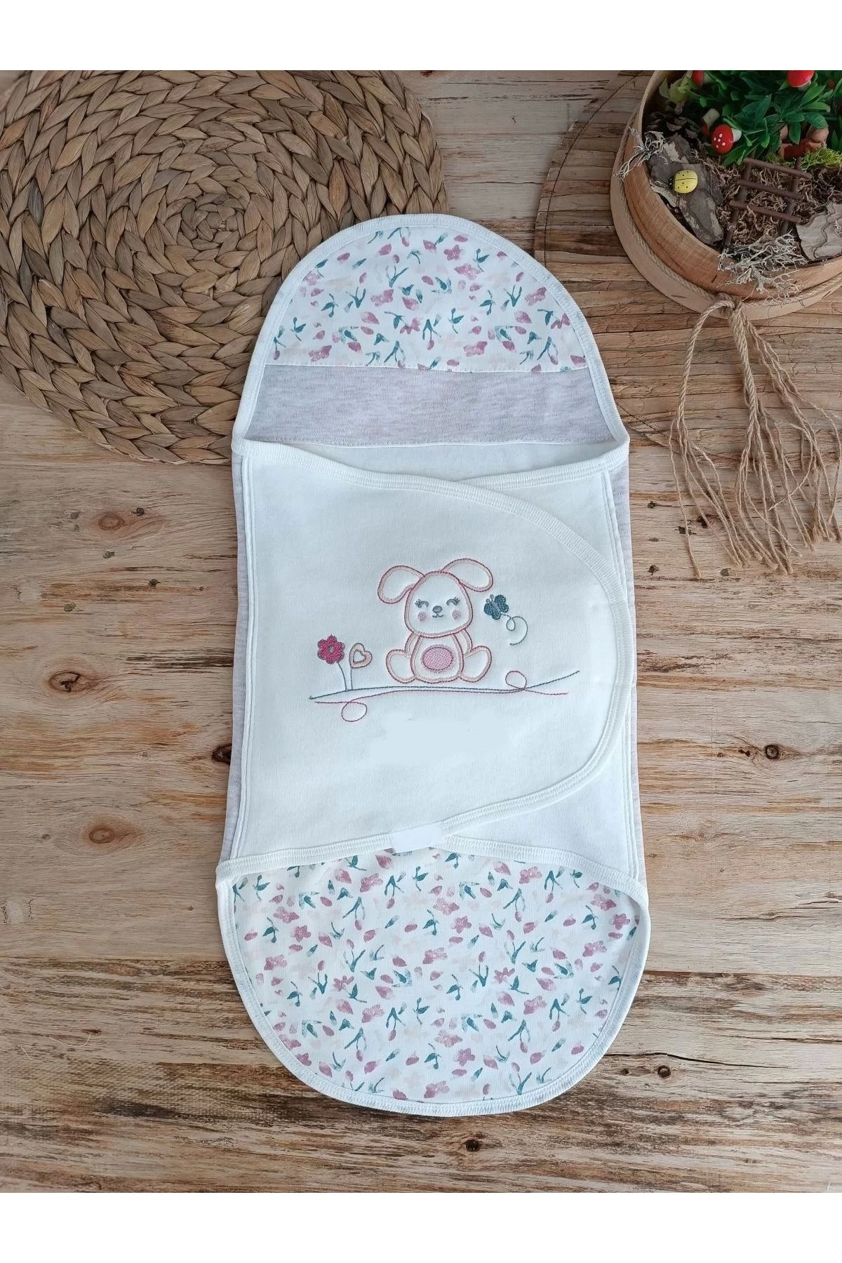 Moda Şahsenem Yenidoğan Tavşan Show Nakışlı Çıt Çıt Kapamalı Bebek Kundak Ekru