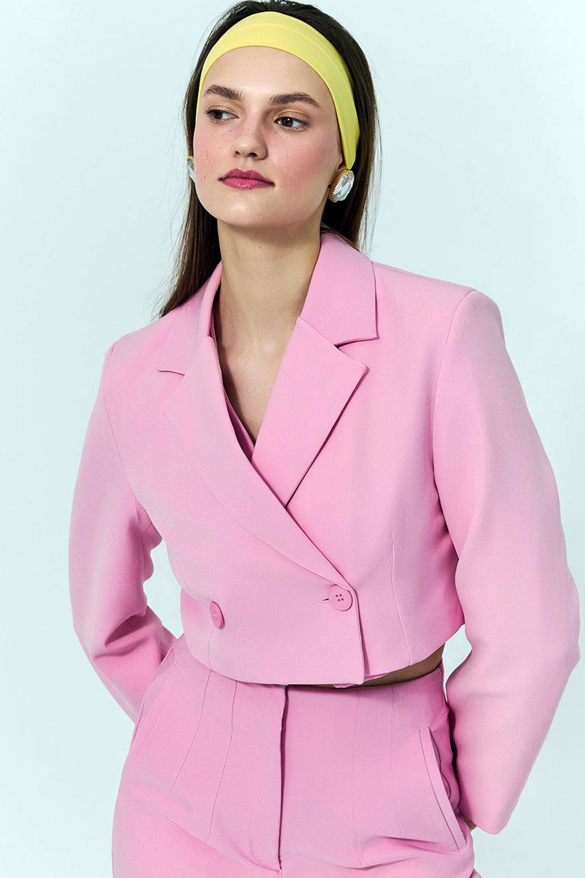 CoolLook Ceket Yaka Uzun Kol Kruvaze Düğme Kapamalı Uzun Kollu Tarz Astarlı ve Vatkalı Kısa Casual Ceket