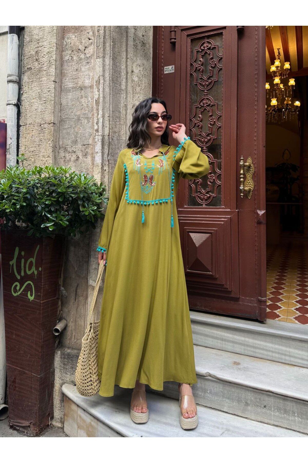 Castivo Fashion Etnik Nakışlı Püskül Detaylı Uzun Elbise