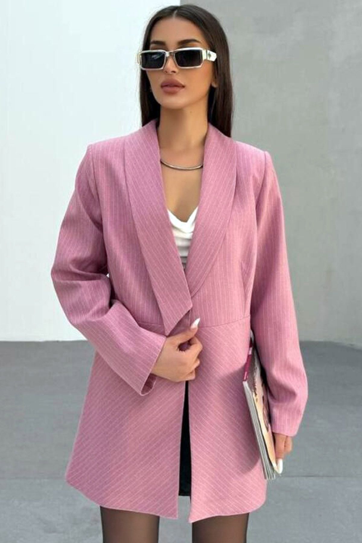 CoolLook Şal Yakalı Çizgi Detaylı Beli Oturtmalı Cepsiz Uzun Kollu Tarz Düğmeli Vatkalı Astarlı Casual Ceket