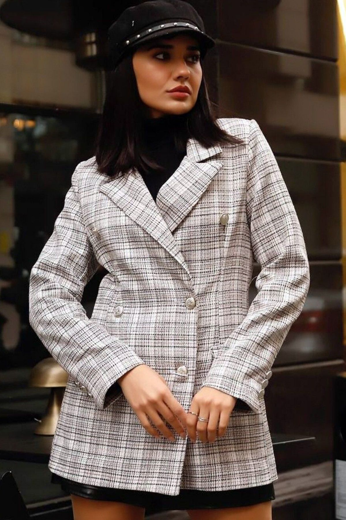 CoolLook Ceket Yakalı Uzun Kollu 6 Düğme Kapamalı Rahat Kesim Vatkalı Günlük Şanel Blazer Ceket