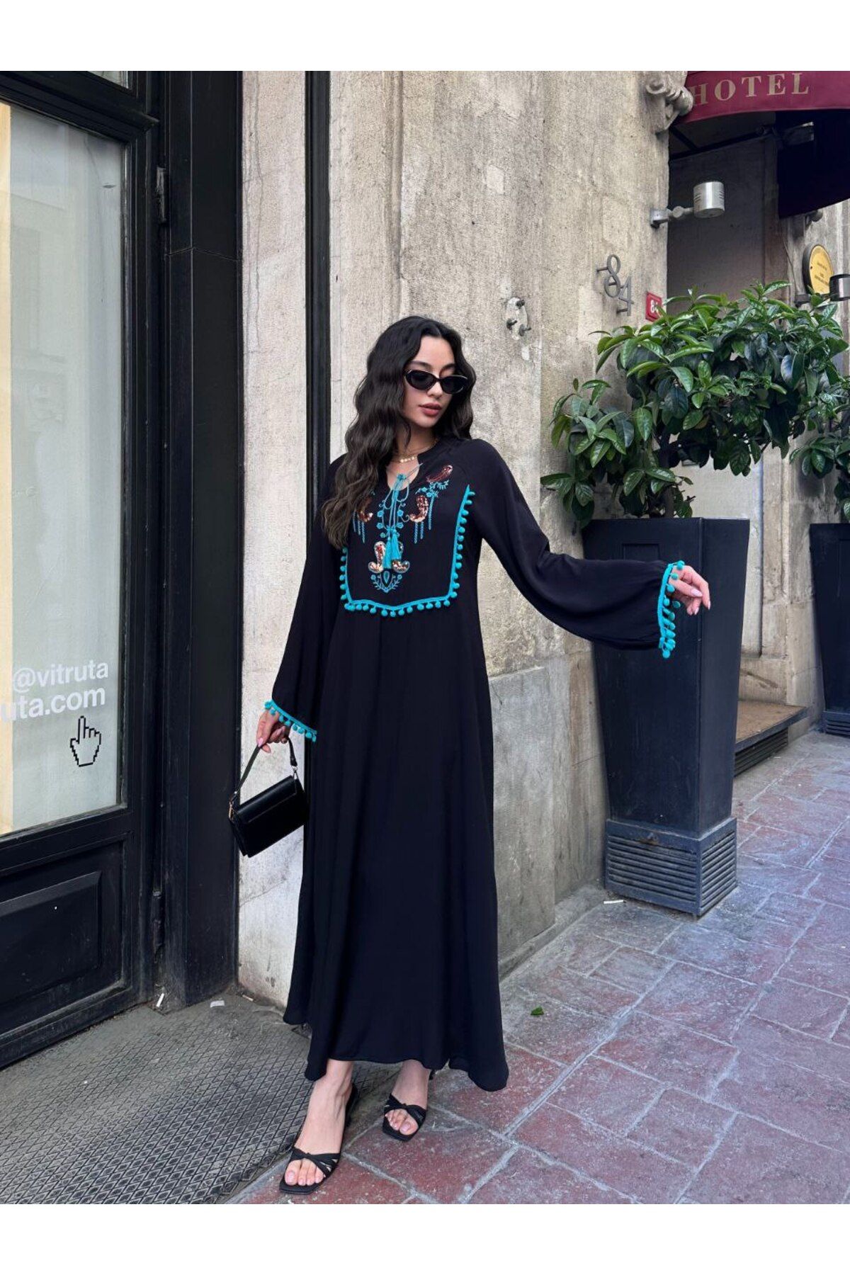Castivo Fashion Etnik Nakışlı Püskül Detaylı Uzun Elbise