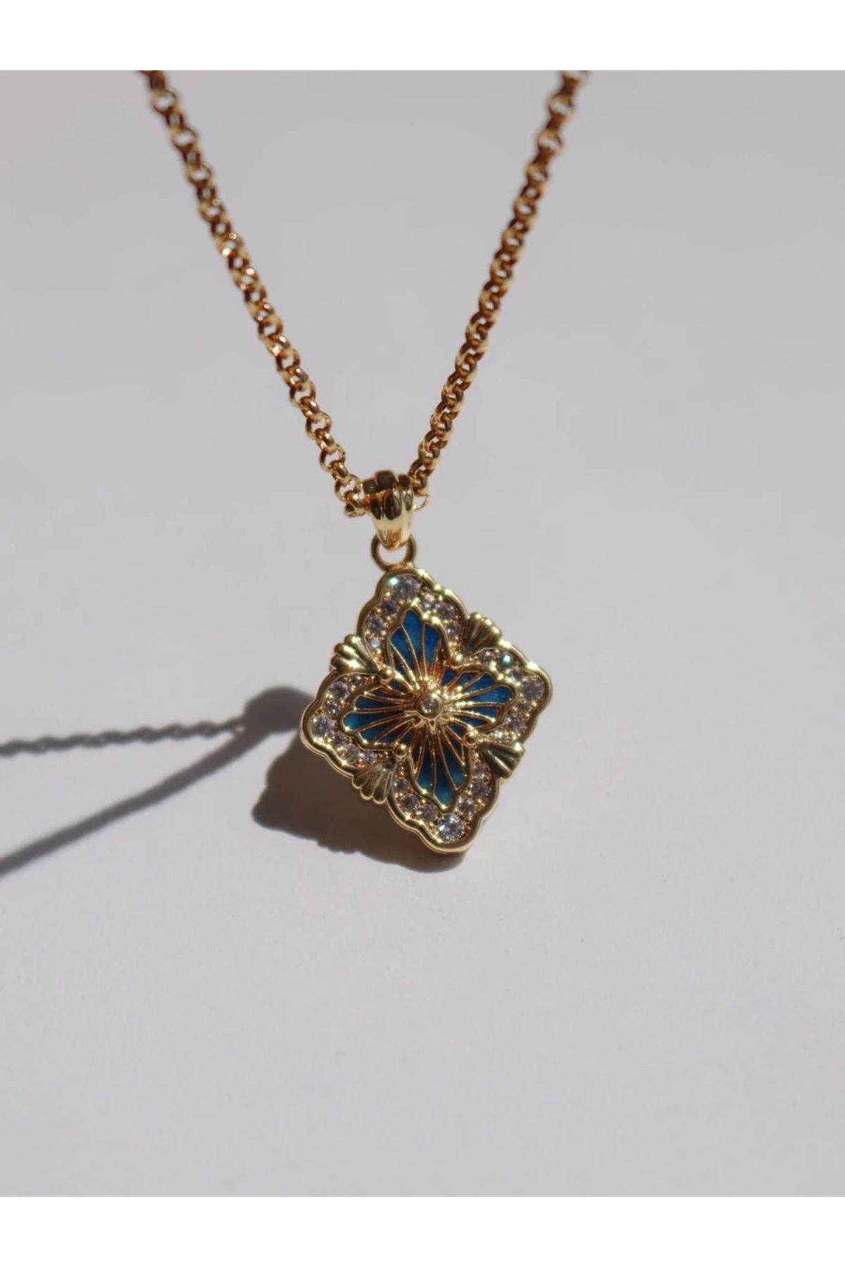 Reorah Collection Çiçek Desenli Çift Taraflı Kolye