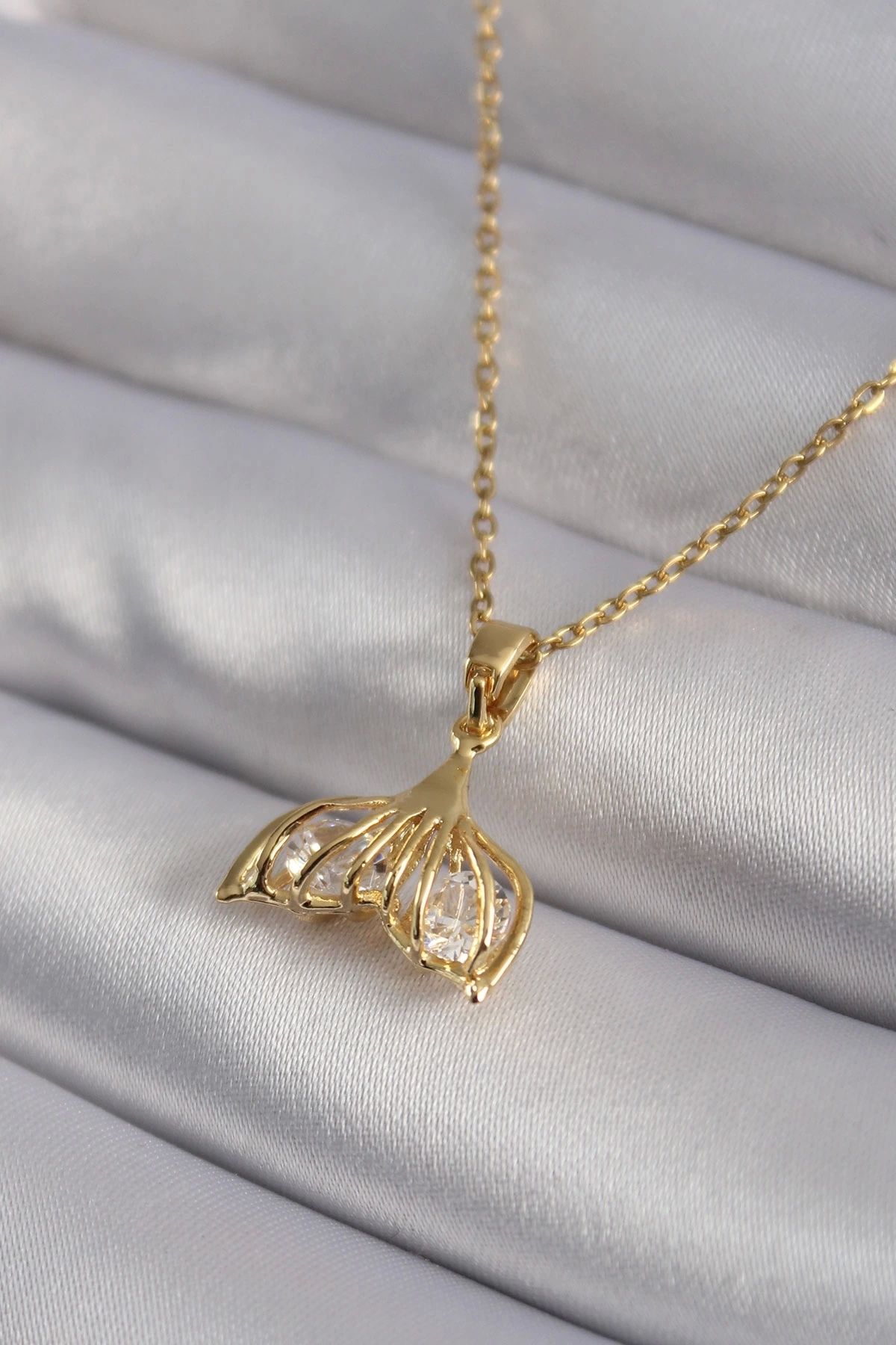 Clariss 316L Çelik Gold Renk Zirkon Taşlı Balık Kuyruğu Model Kadın Kolye