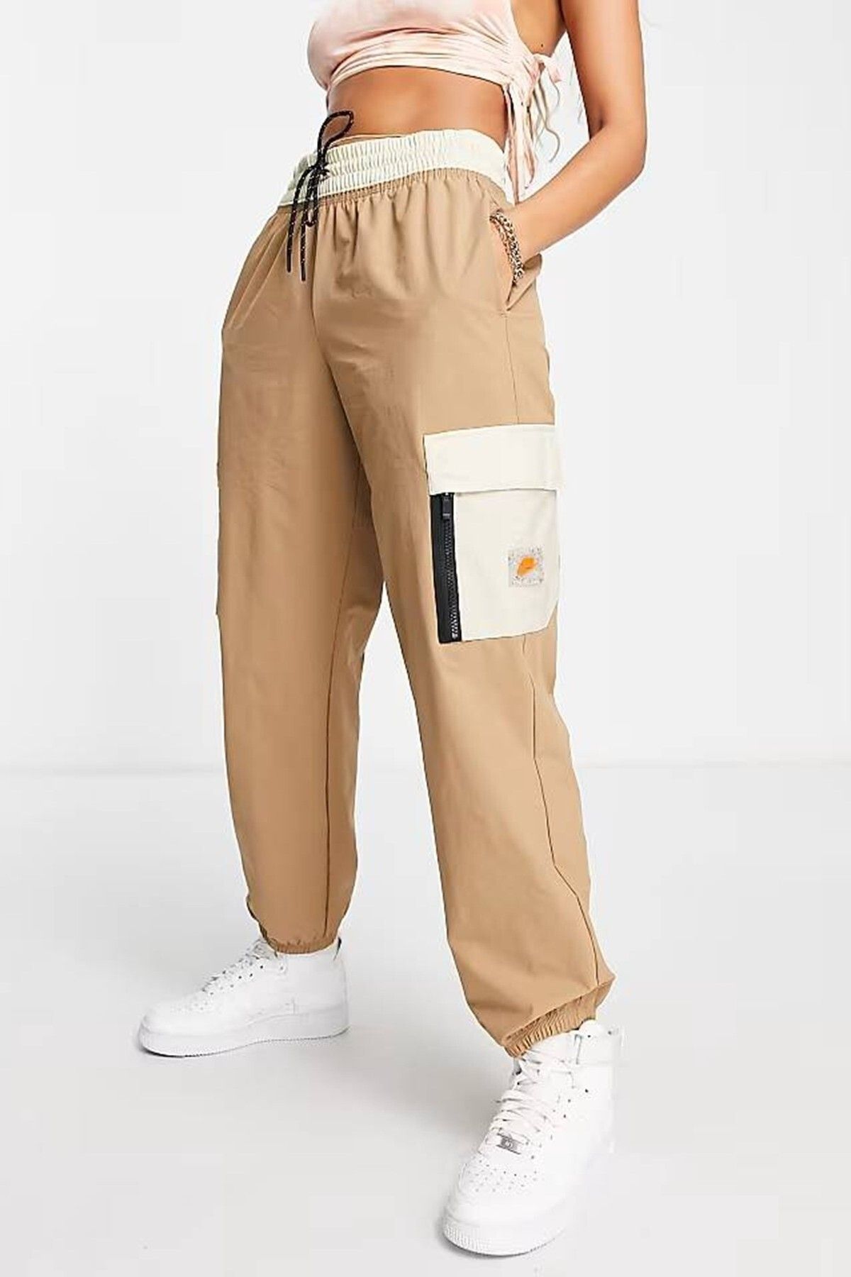 Nike Sports Utility Cargo Pants Driftwood Beige Kadın Dokuma Kargo Eşofman Altı Bej