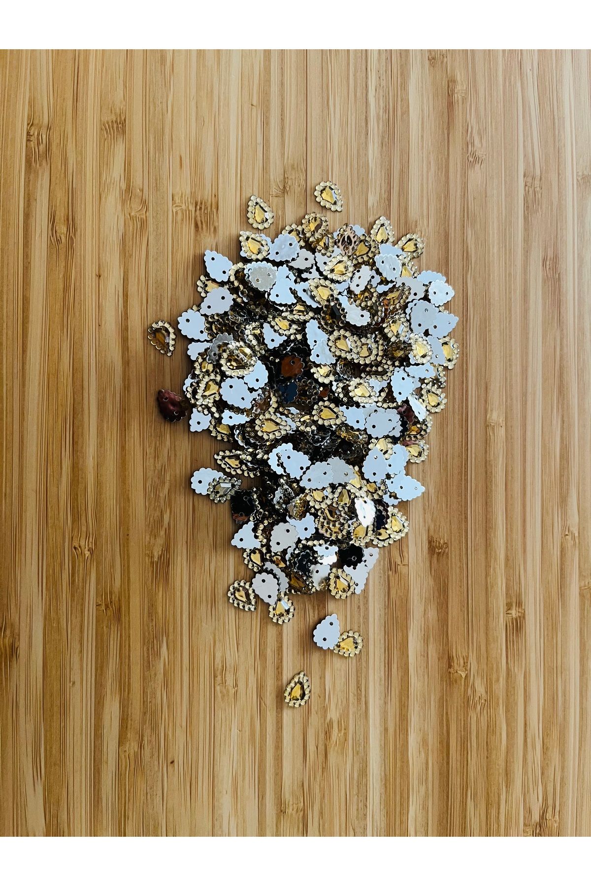 Öztürk Oya, Abiye Ve El Işleme Taş Görünümlü Plastik Damla Pul. Paket Içi 270 Adet. 20gr.
