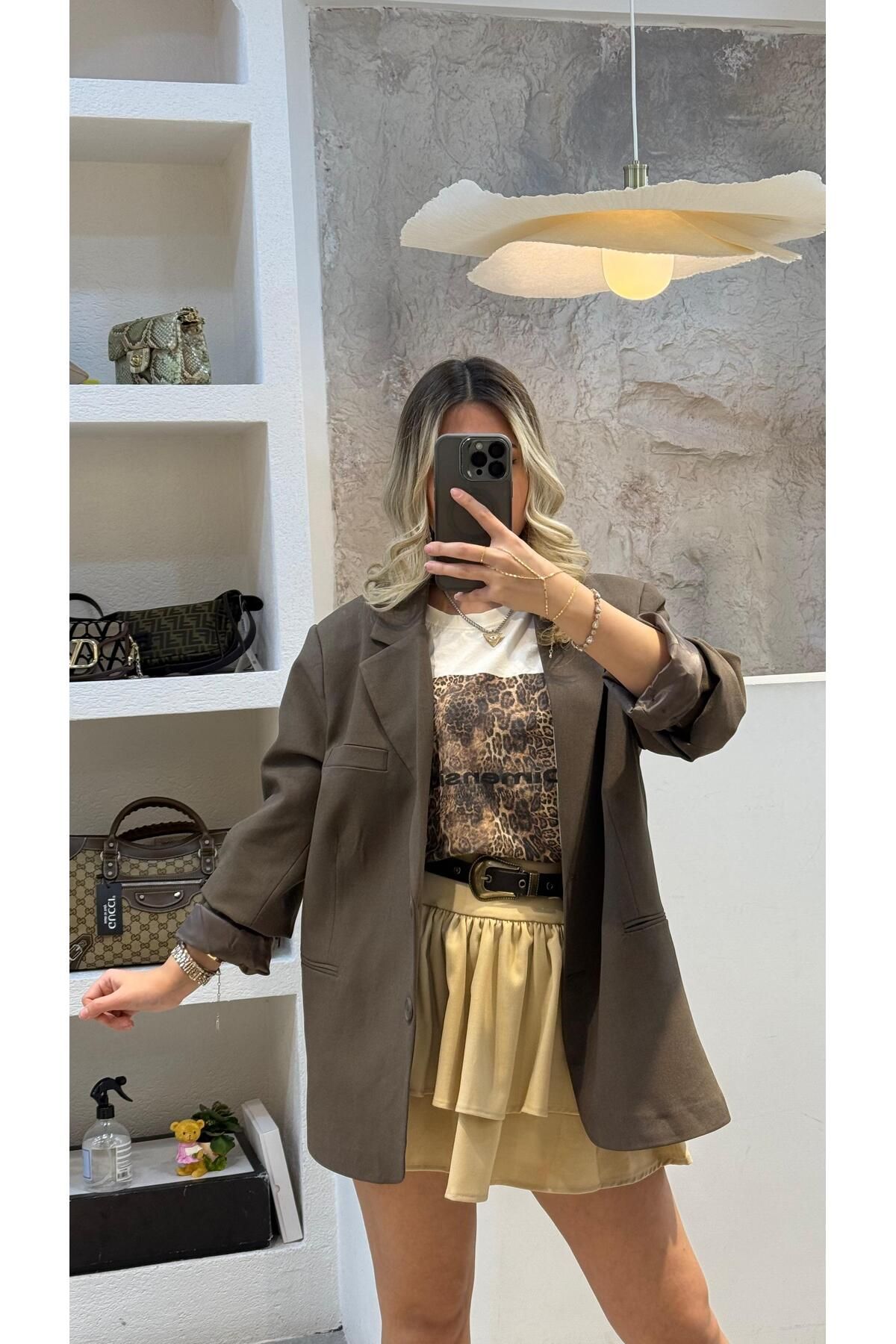 SEVİNÇ GÜNGÖR oversize blazer