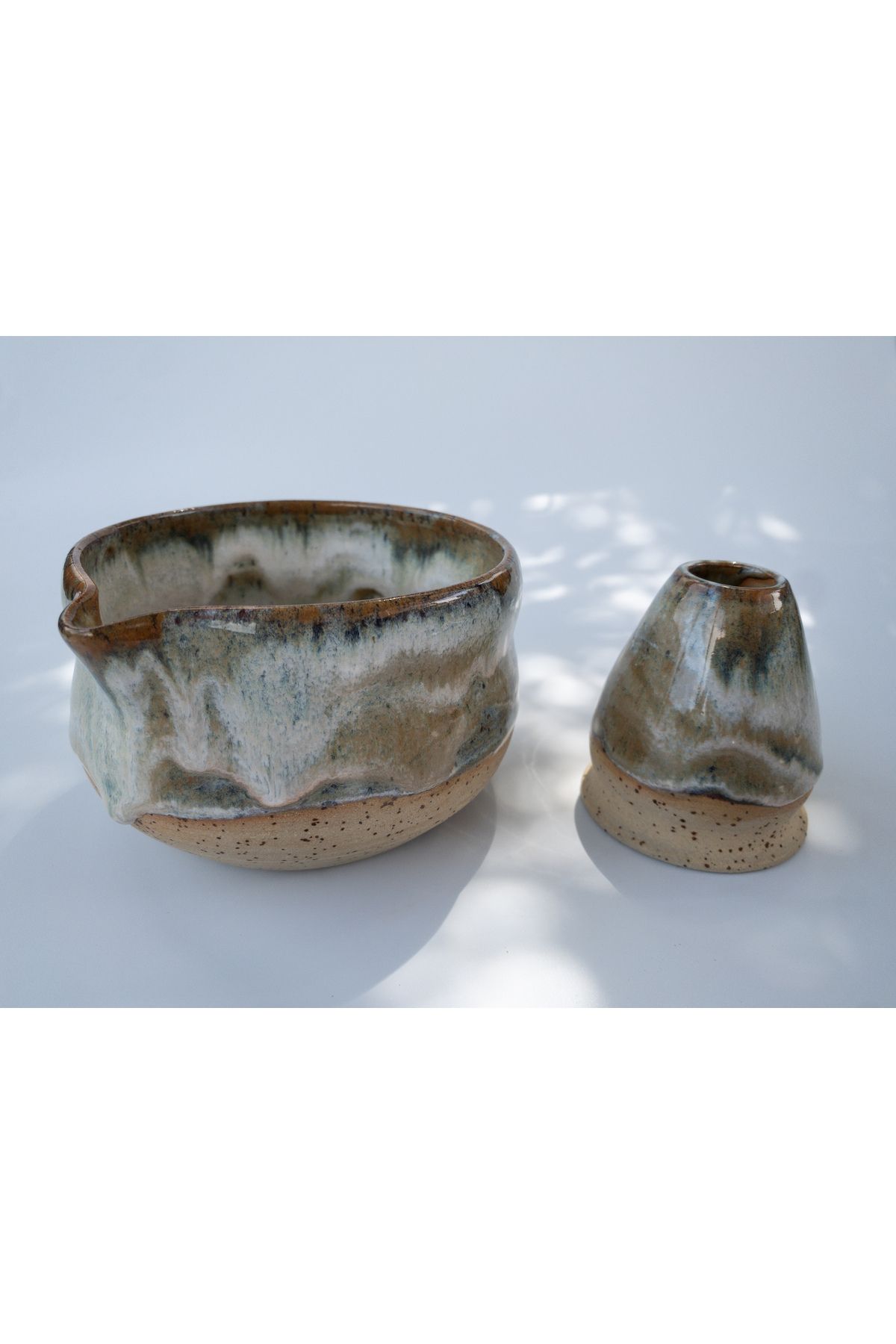 Begeli Ceramics and More El Yapımı Stoneware Matcha Kase ve Whisk Tutucu
