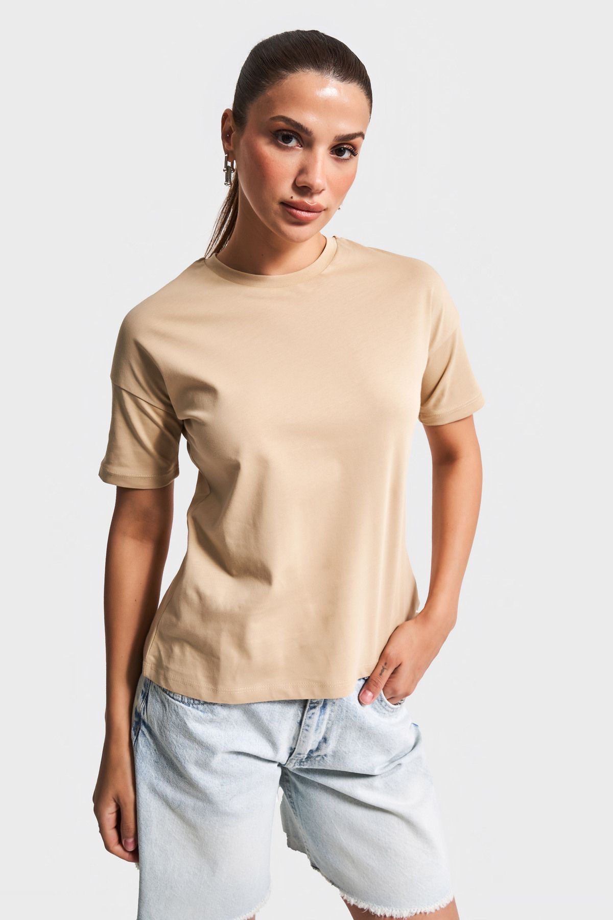its basic Kadın Sütlü Kahve Rengi S5-117 Bisiklet Yaka %100 Pamuklu Basic T-Shirt