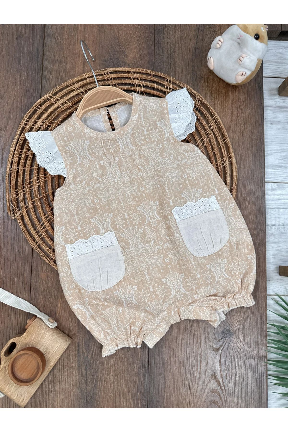 tiwitibaby Etnik Desen Omuzdan Fırfırlı Alttan Çıtçıtlı Yazlık Kız Bebek Tulum
