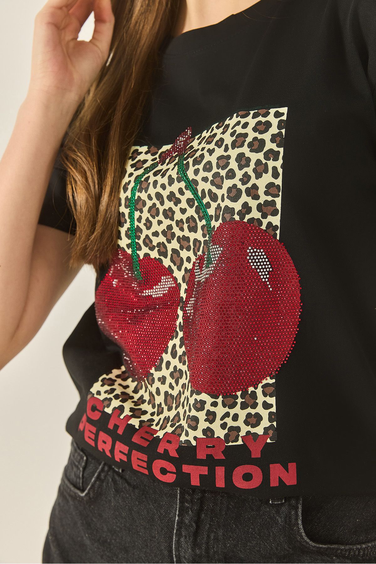 Bianco Lucci-Women's Cherry Leopard Printed Stone Detailed Regular Fit T-Shirt 4140 60283299 5