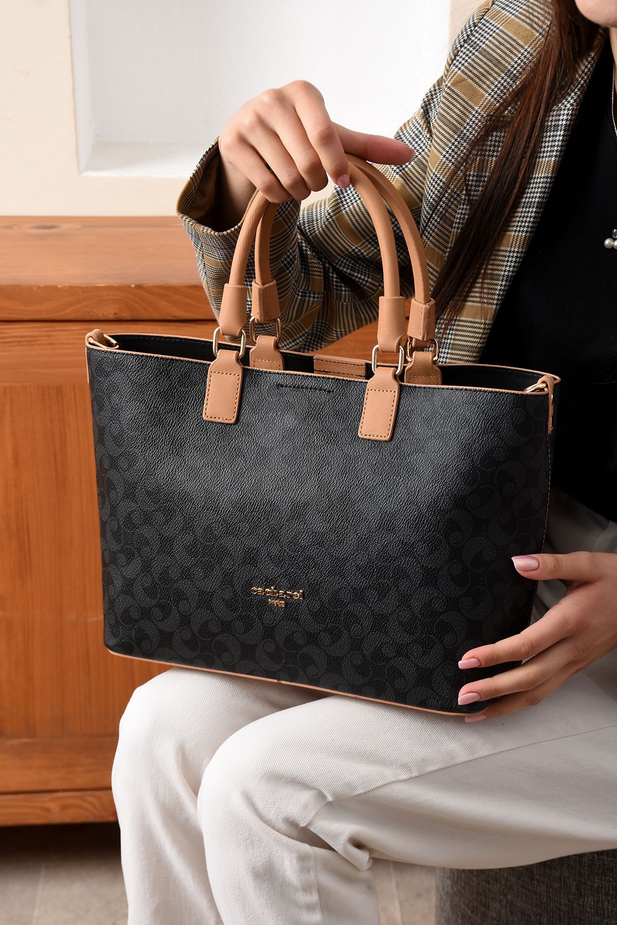 Cacharel Paris Kadın El Ve Omuz Çantası Monogram Kumaş
