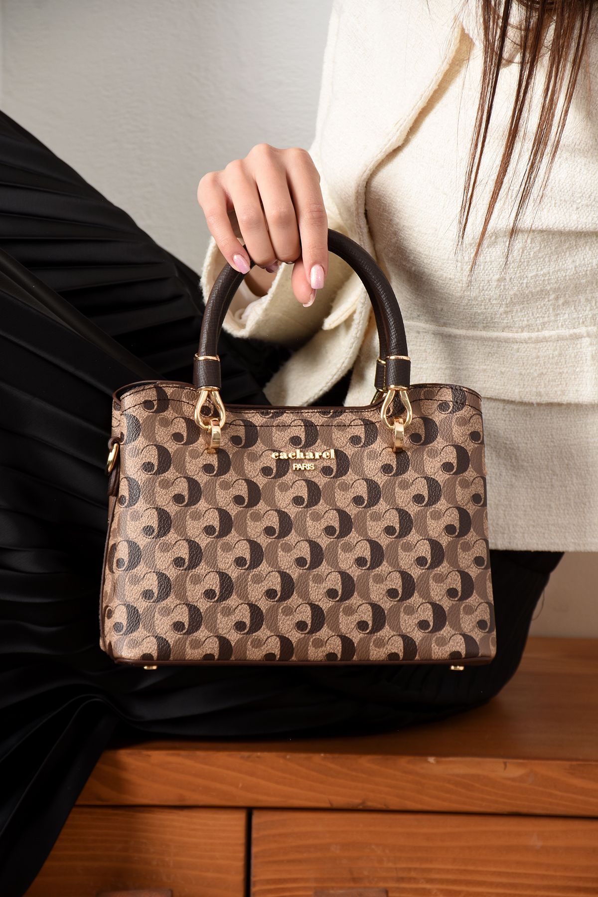 Cacharel Paris Kadın El Ve Omuz Çantası Monogram Kumaş