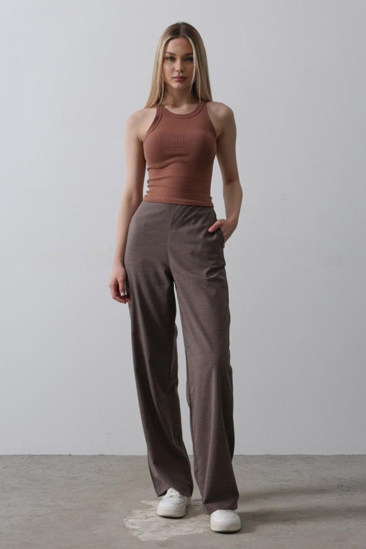 VELİZADE Yüksek Bel Esnek Konfor Modeli Beli Lastikli Kahverengi Cepli Bol Paça Wide Leg Palazzo Pantolon