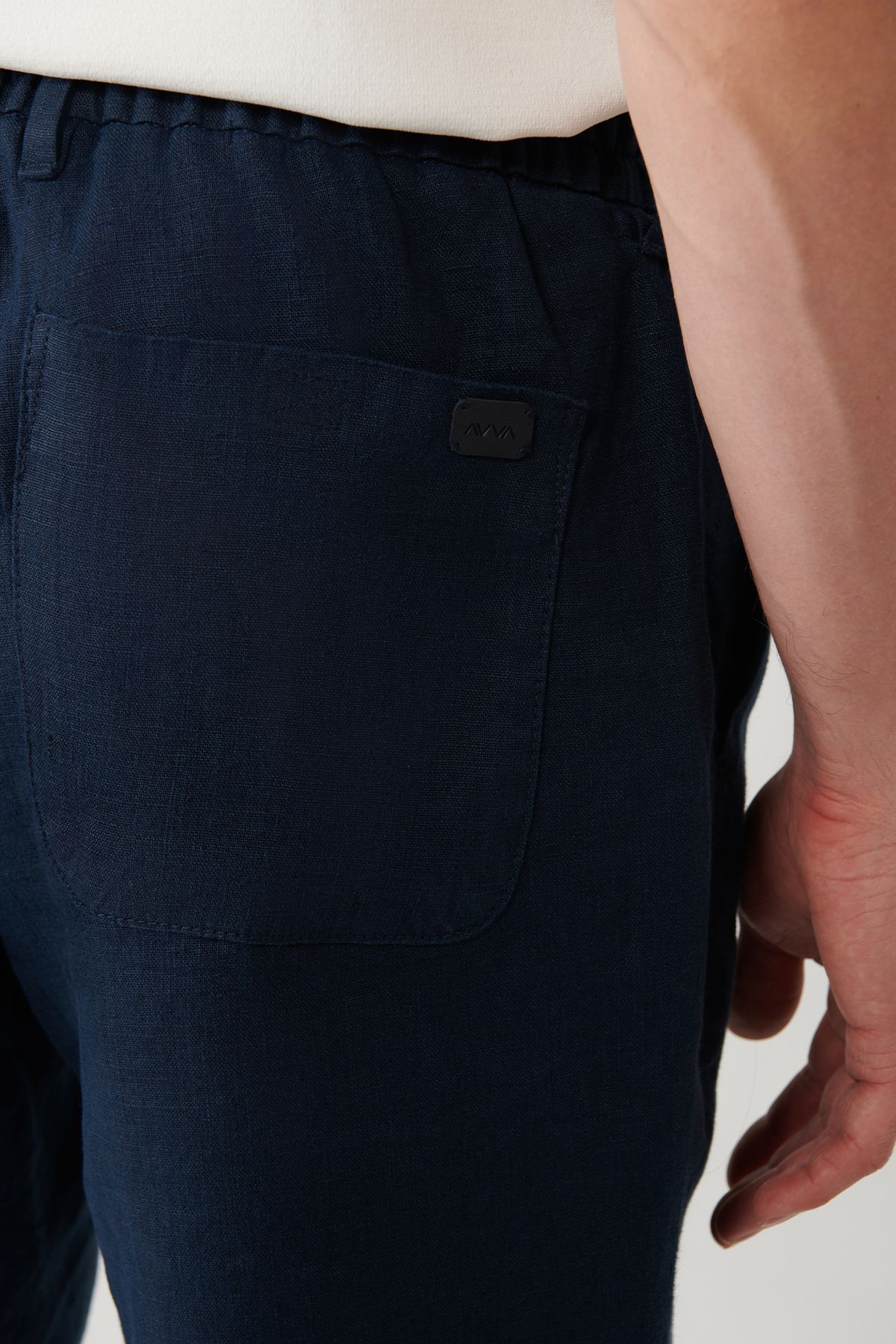Avva-Marineblaue Assos-Shorts aus 100 % Leinen mit elastischem Bund für Herren A41y3710 8