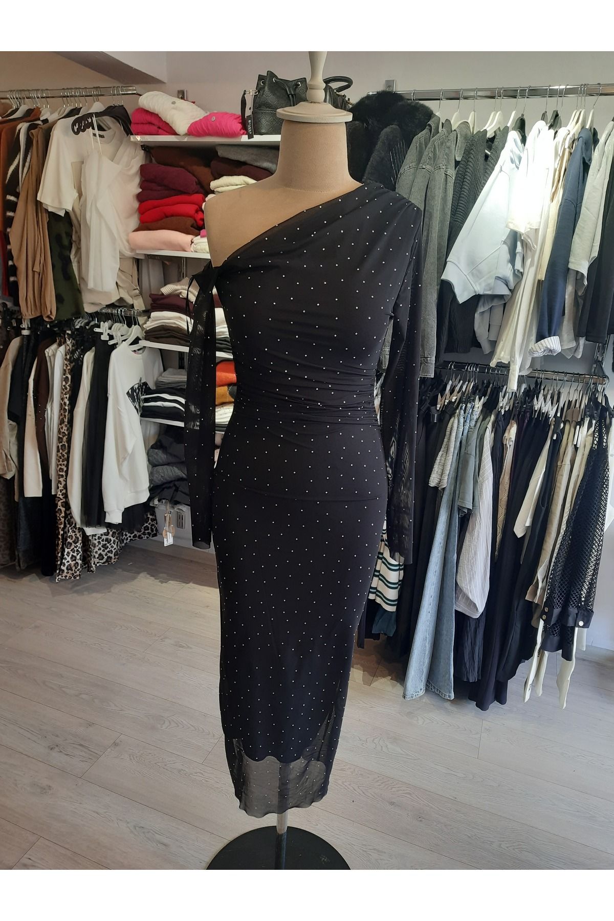 ALVWOMAN Taşlı Omzu Açık Tül Elbise