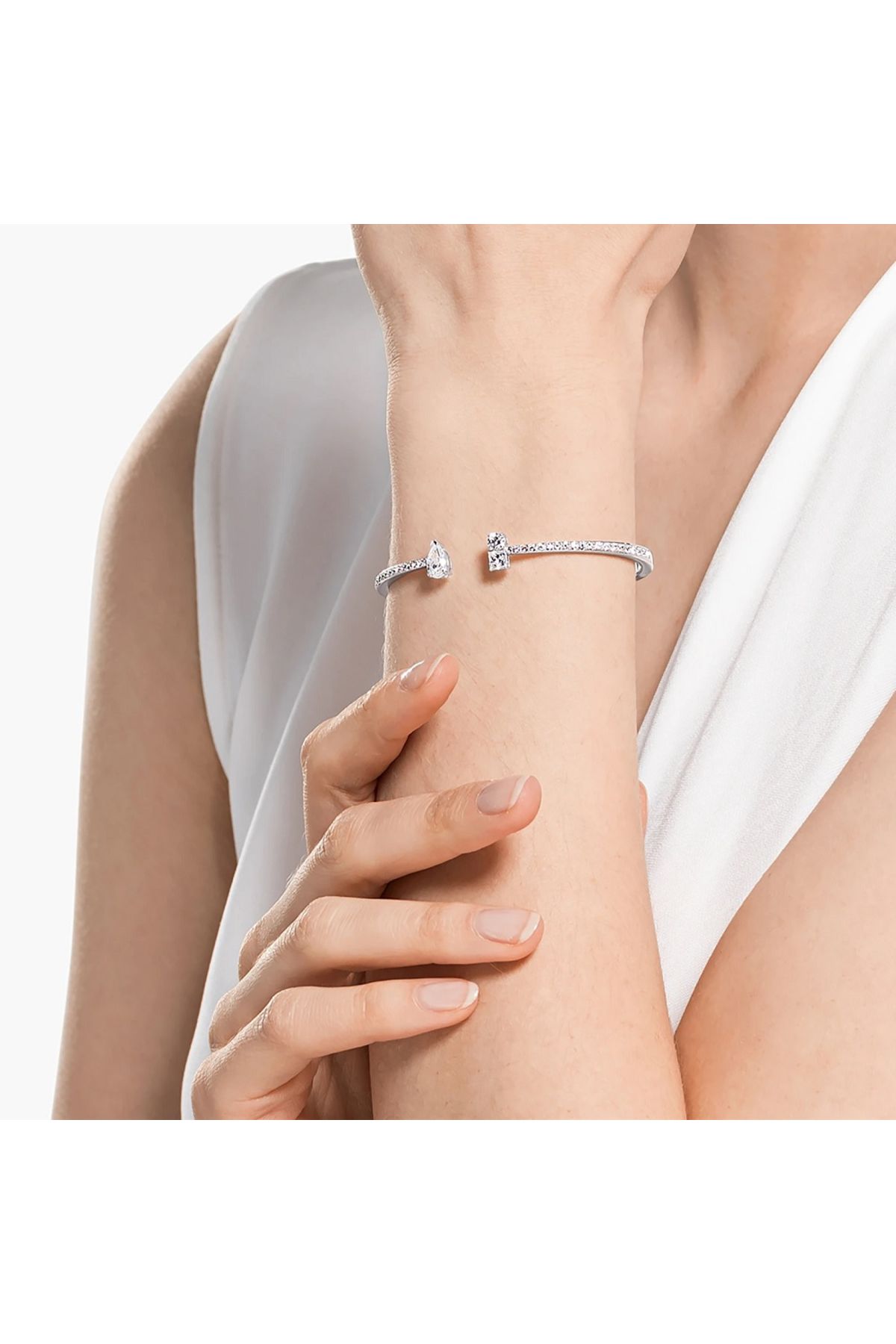 Swarovski-Attract Bangle 5556912 (LENGTE: 19.00 CM) 2