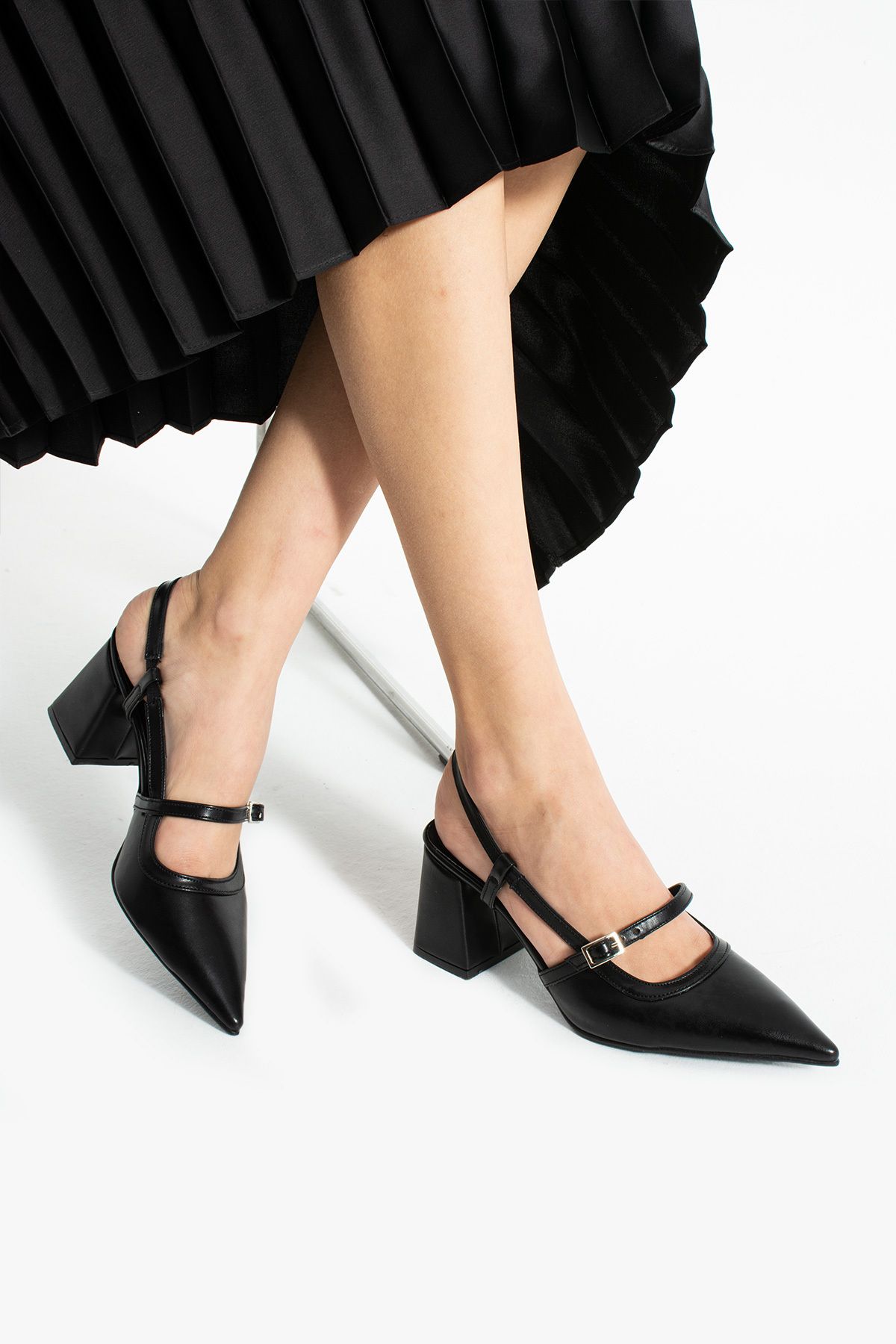 Gökçe Shoes Limber Siyah Mat Kemer Detay Kadın Topuklu Ayakkabı