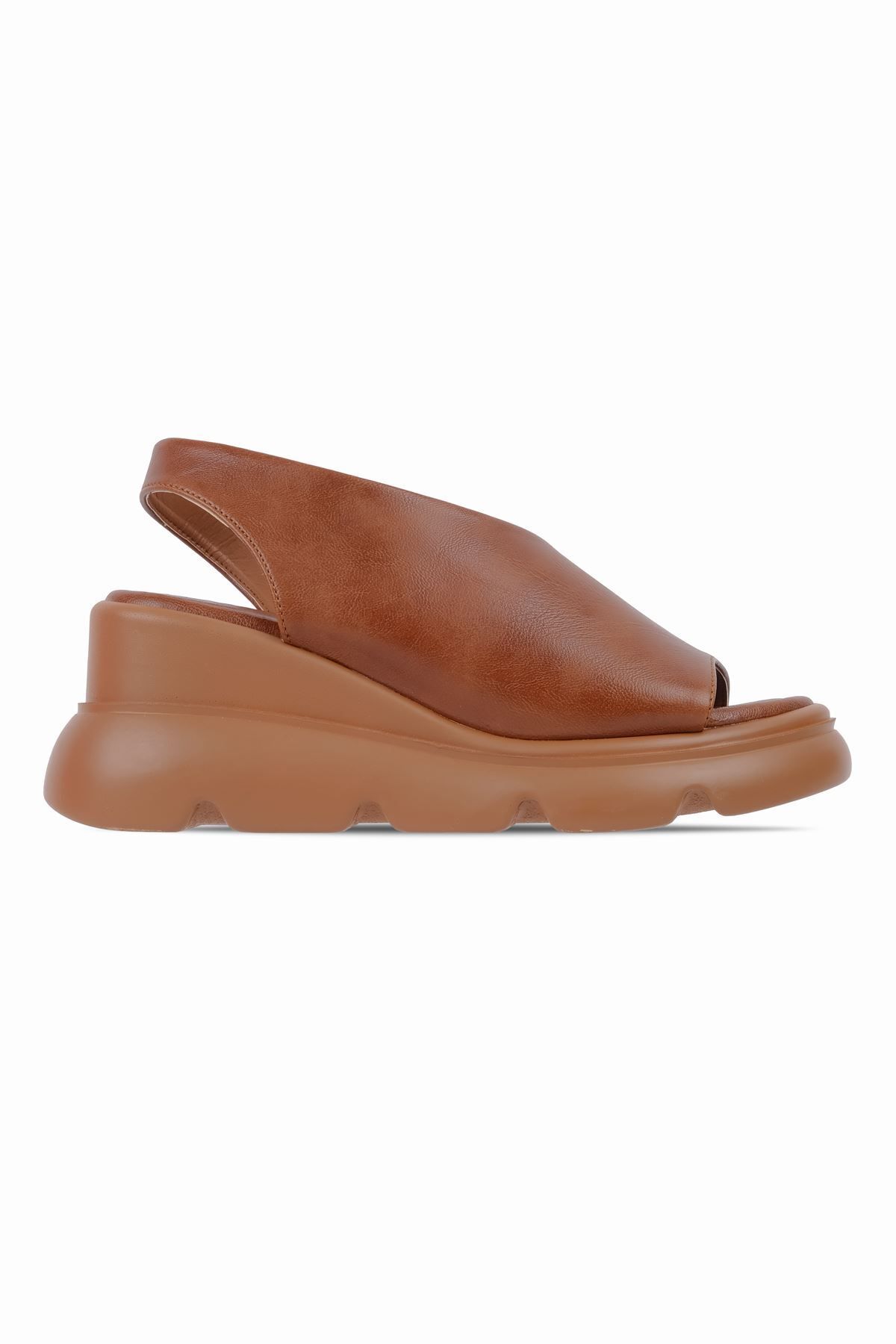 Lal Shoes & Bags Madia Kadın Yüksek Taban Karnıyarık Detaylı Sandalet-Taba
