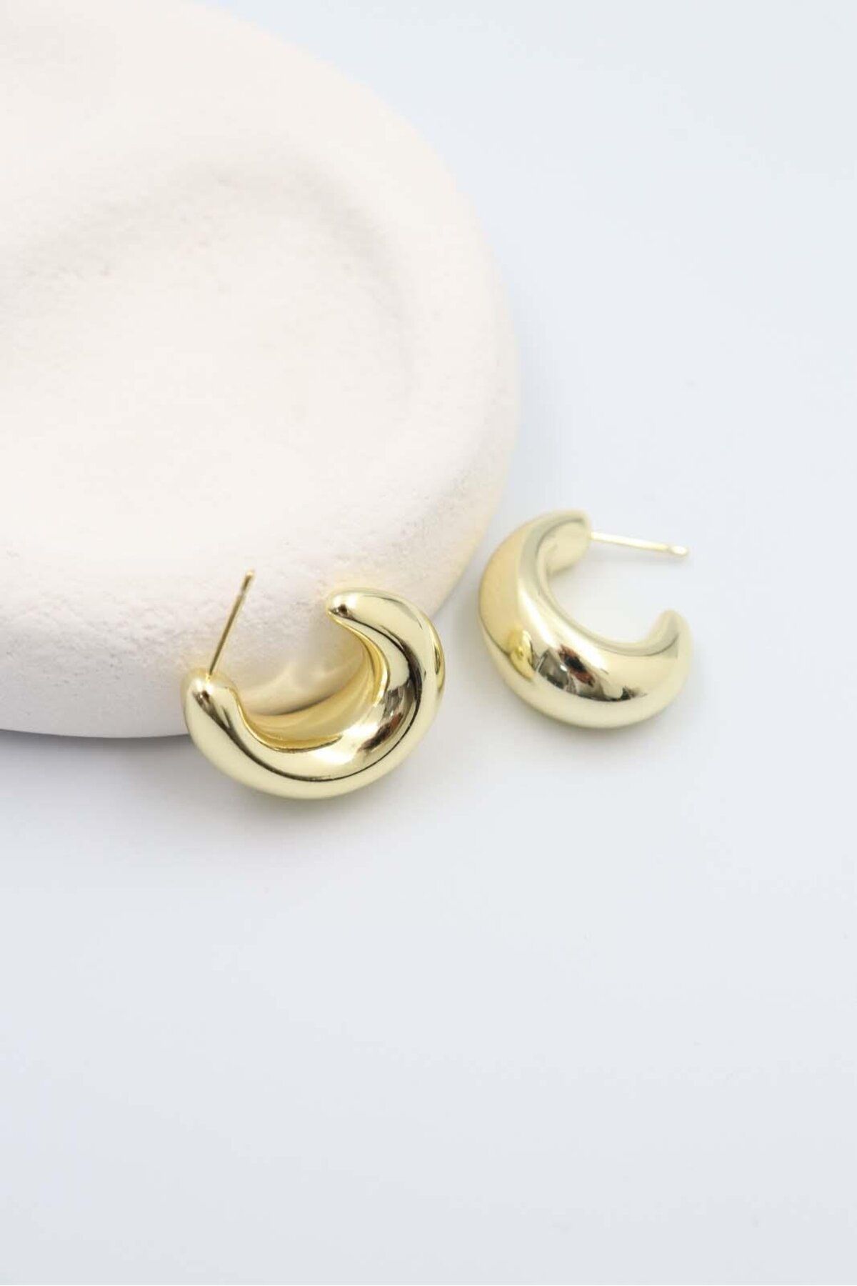 BY CANSU ACCESSORİES Crocifissa Gold Küpe[14K]