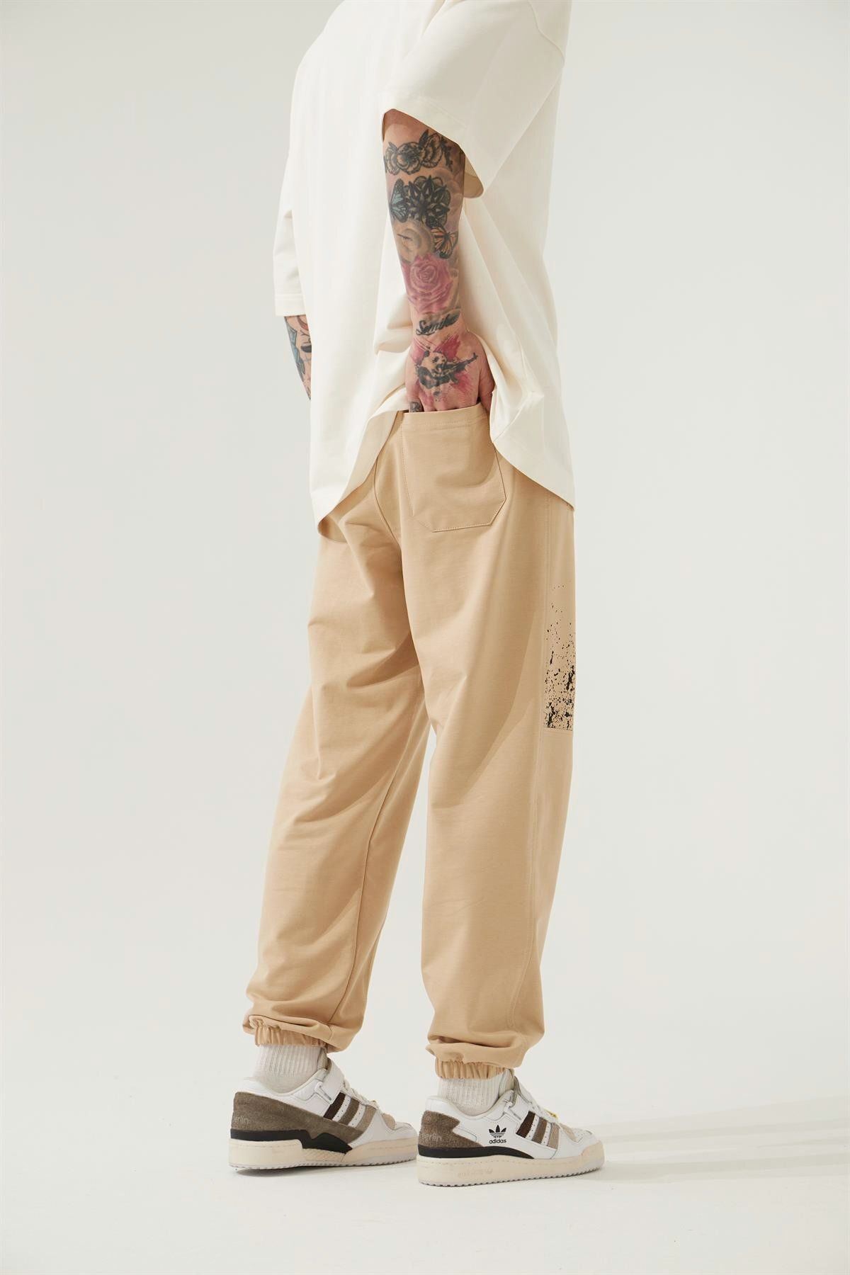 Machinist-Men's Aesthetic Dreams Printed Organic Cotton Jogger Beige Sweatpants 3
