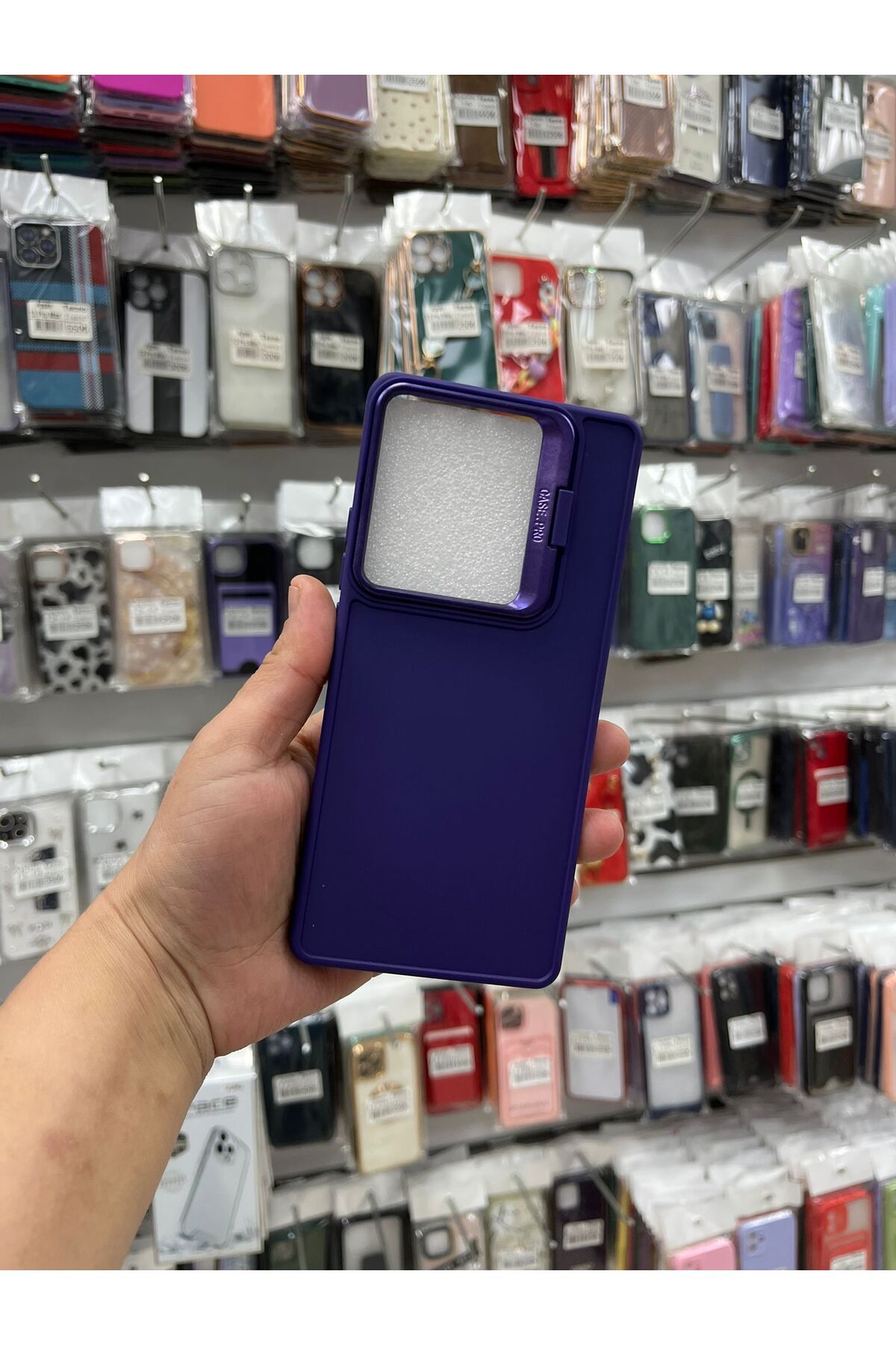 TECNOTREND XİAOMİ REDMİ NOTE 13 4G Stand Olabilen Tuşu Kolay Basmalı Lansman Kılıf
