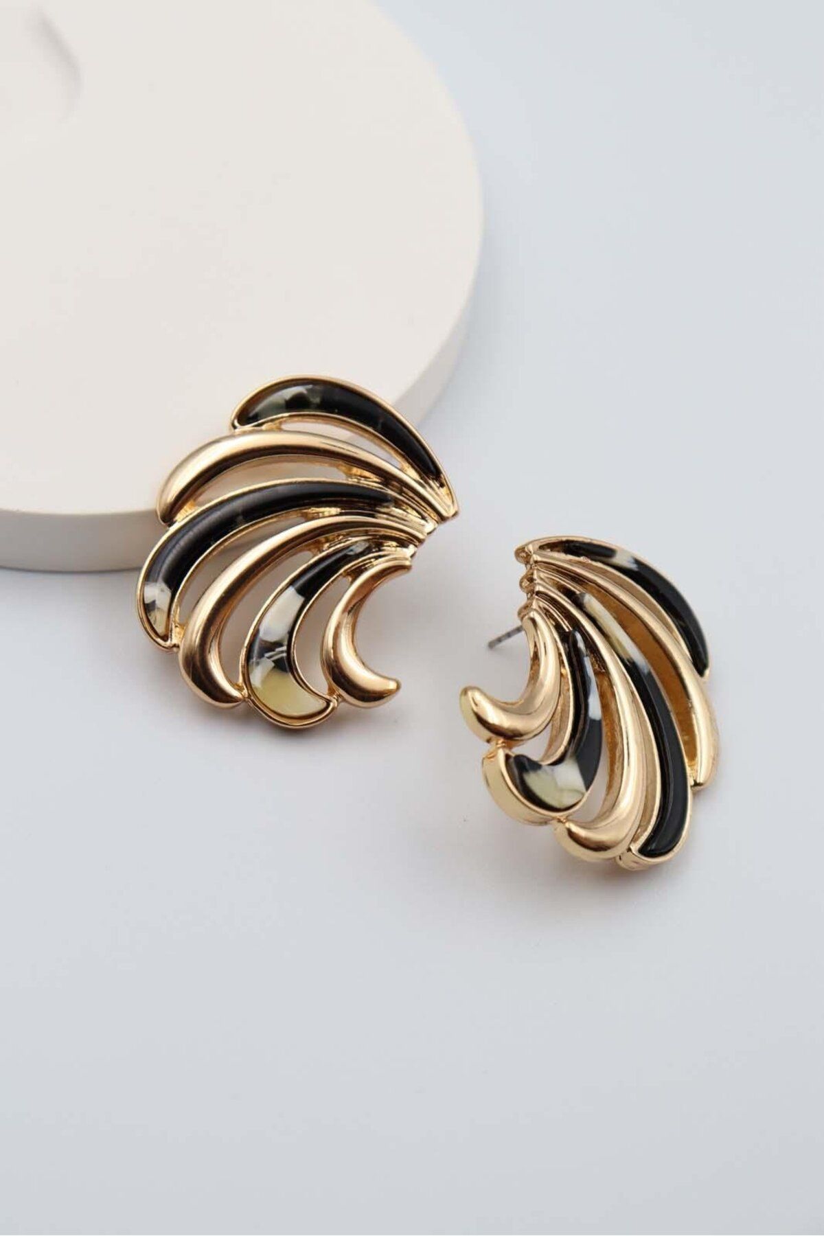 BY CANSU ACCESSORİES Silenzio Gold Küpe