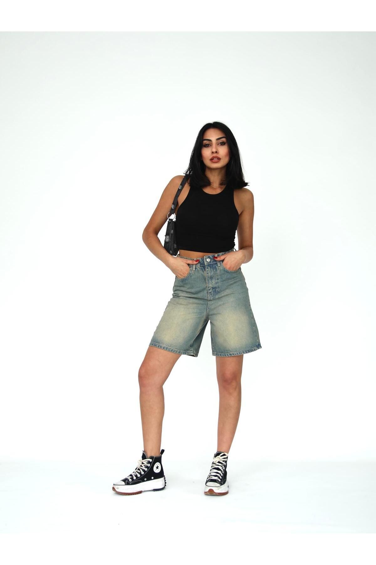 Zeo Basic-Pipe Leg Denim Shorts 3