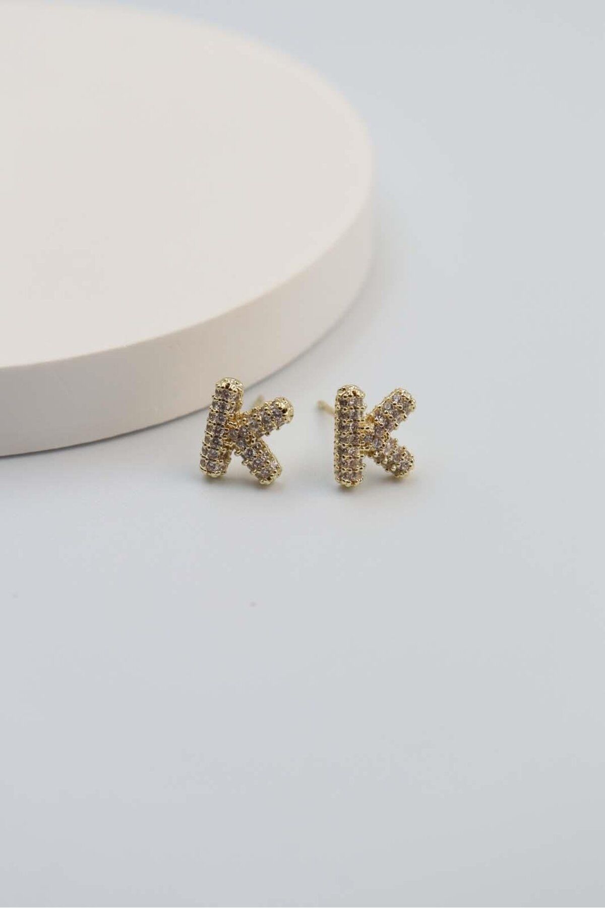 BY CANSU ACCESSORİES Gold Harf Küpe
