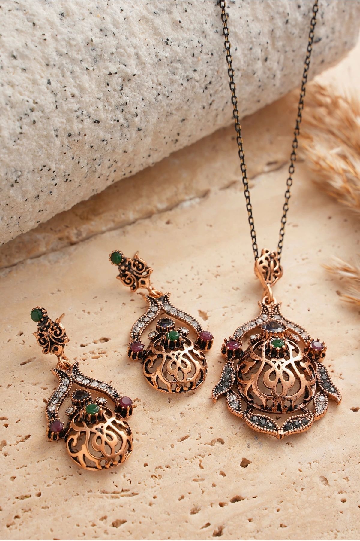TakıDolabı Beoje Kadın Kolye Küpe Set Otantik Temalı Renkli Taşlı