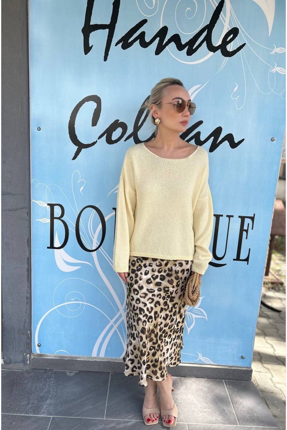 HANDE ÇOLPAN Leopar Desenli Saten Etek
