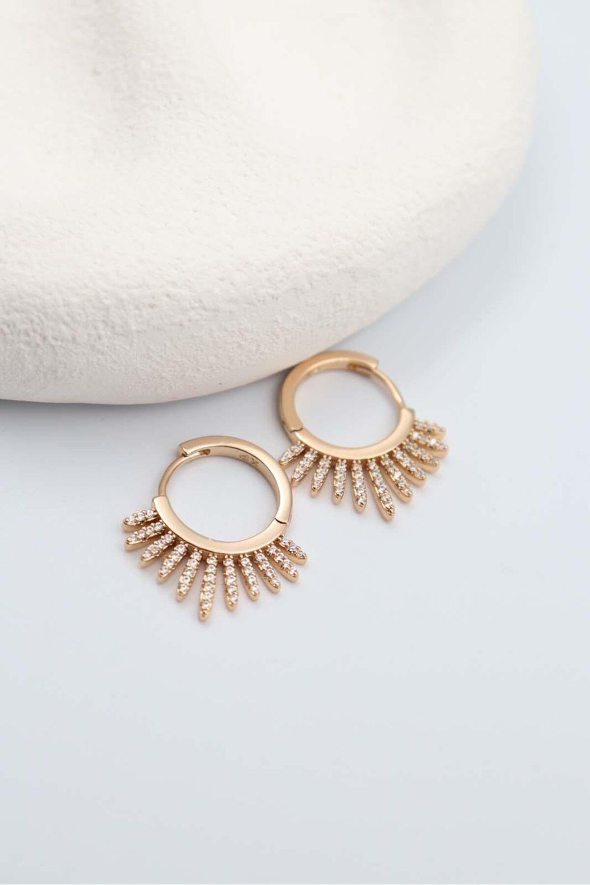 BY CANSU ACCESSORİES Gerodi Gold Küpe