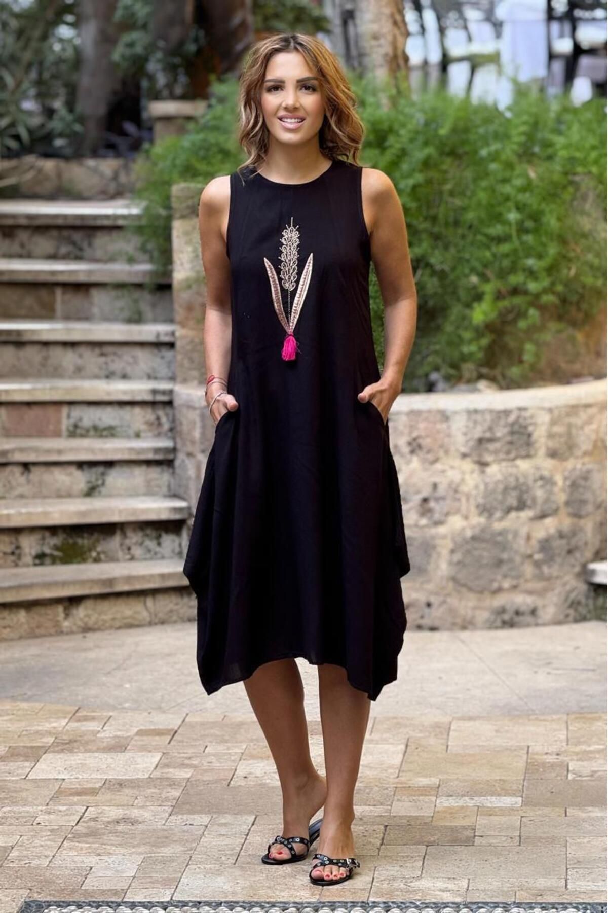 Nevin Kaya Moda Siyah Başak Nakışlı Elbise