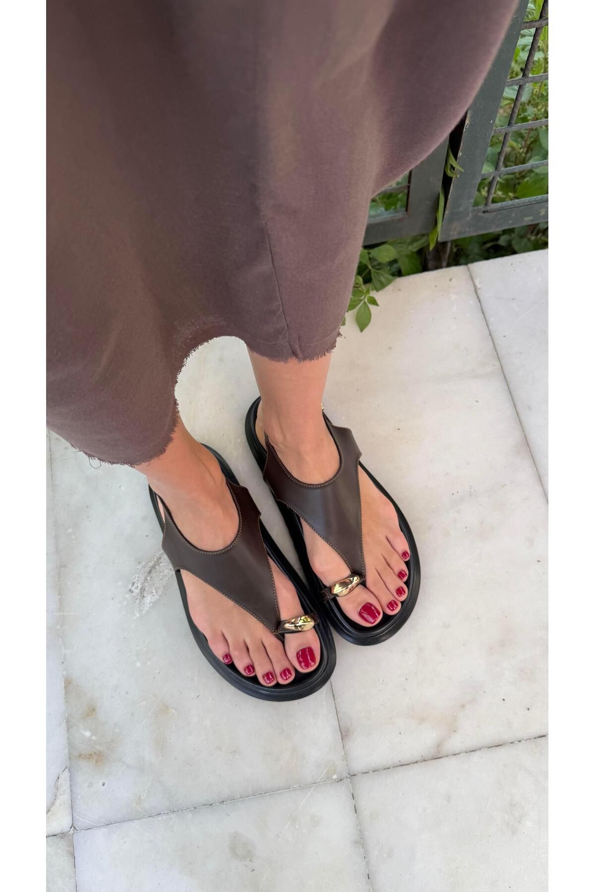 Eataly Shoes Gold Yüzük Modelli Acıkahve Sandalet