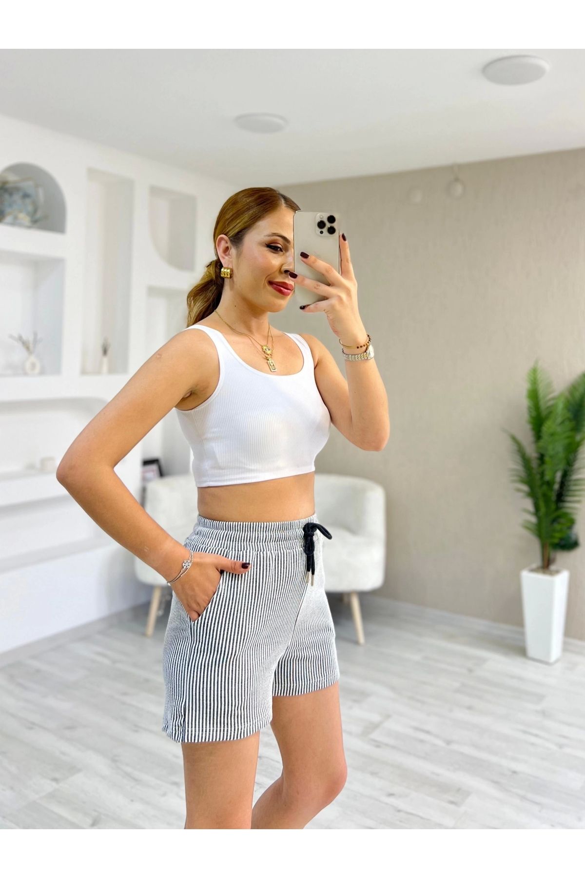 İrka Moda Çizgili Marka Şort Siyah