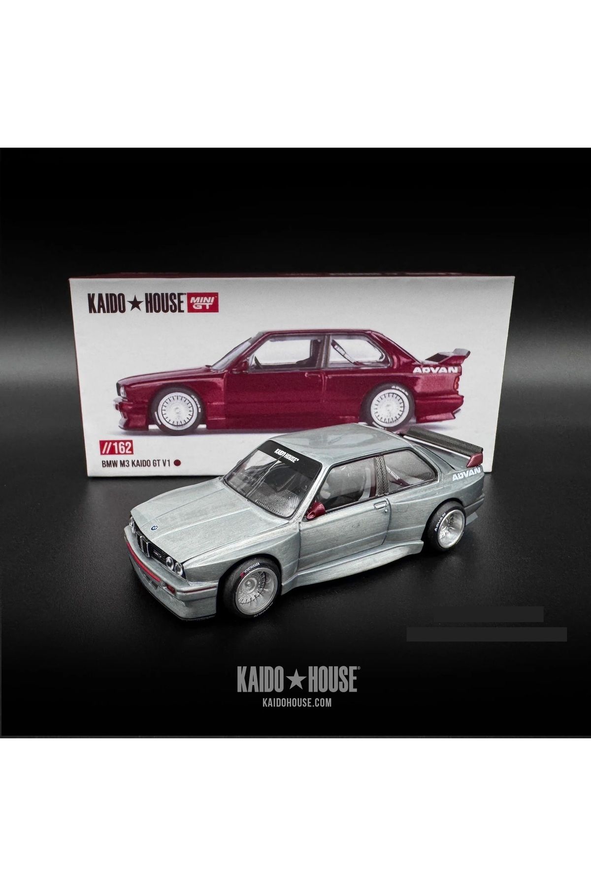 mini gt x Kaido //162 BMW M3 (E30) Kaido GT V1 ''Chase!!''