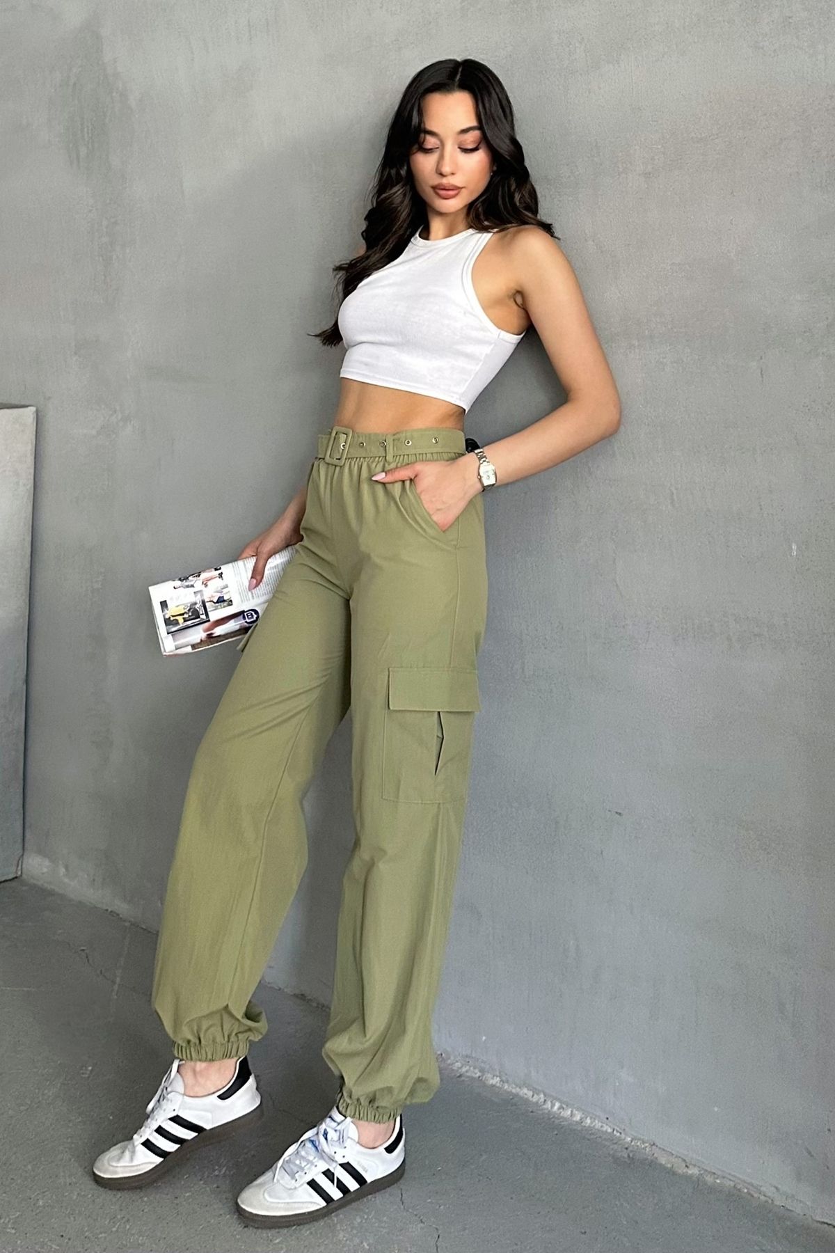 MD trend Kadın Kargo Cepli Kemerli Jogger Pantolon