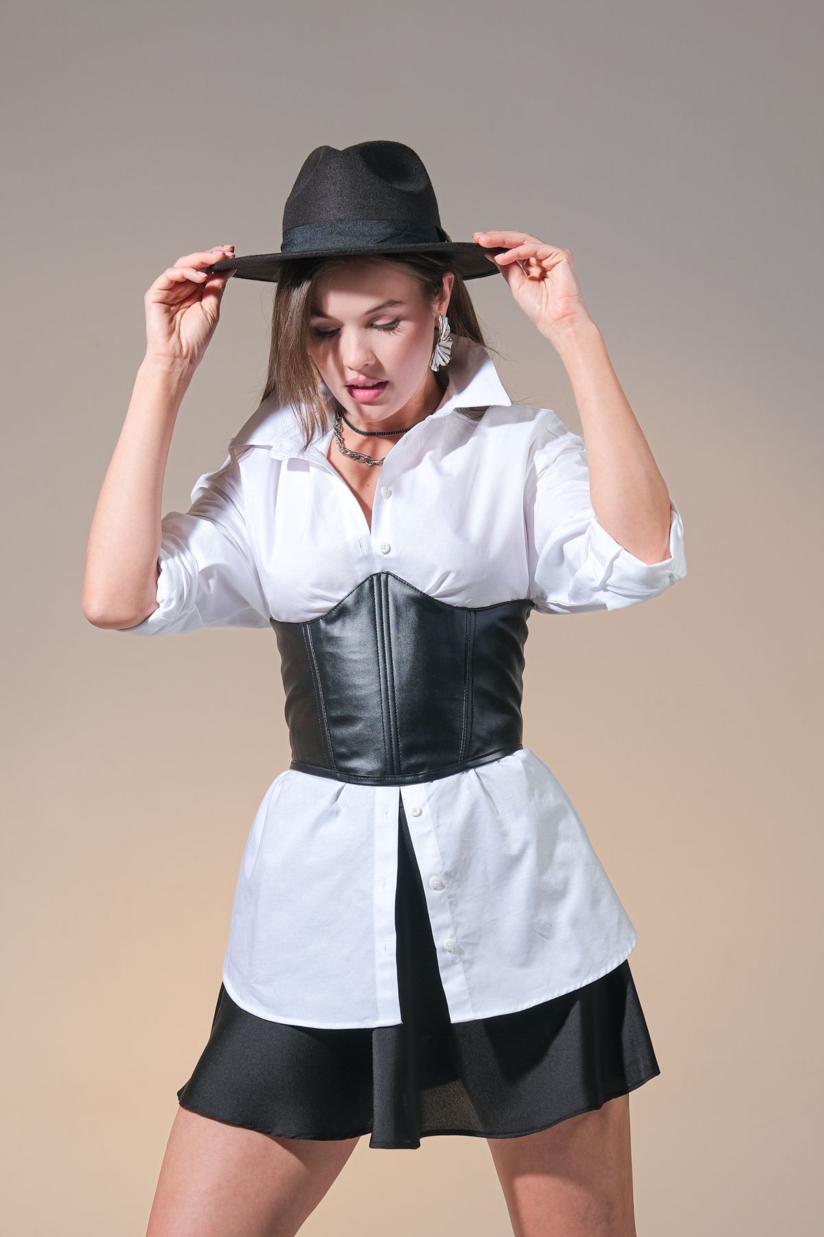 CHAROS Modern Deri Korse