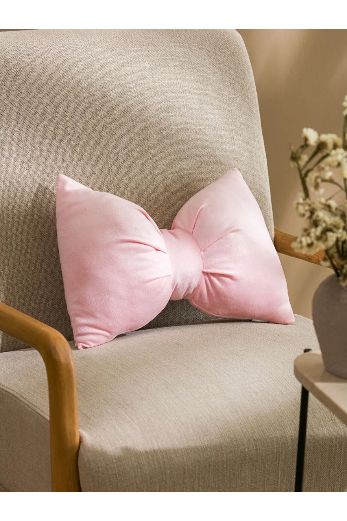 LC Waikiki Pembe Fiyonk Görünümlü Pelüş Kırlent 30x40 cm