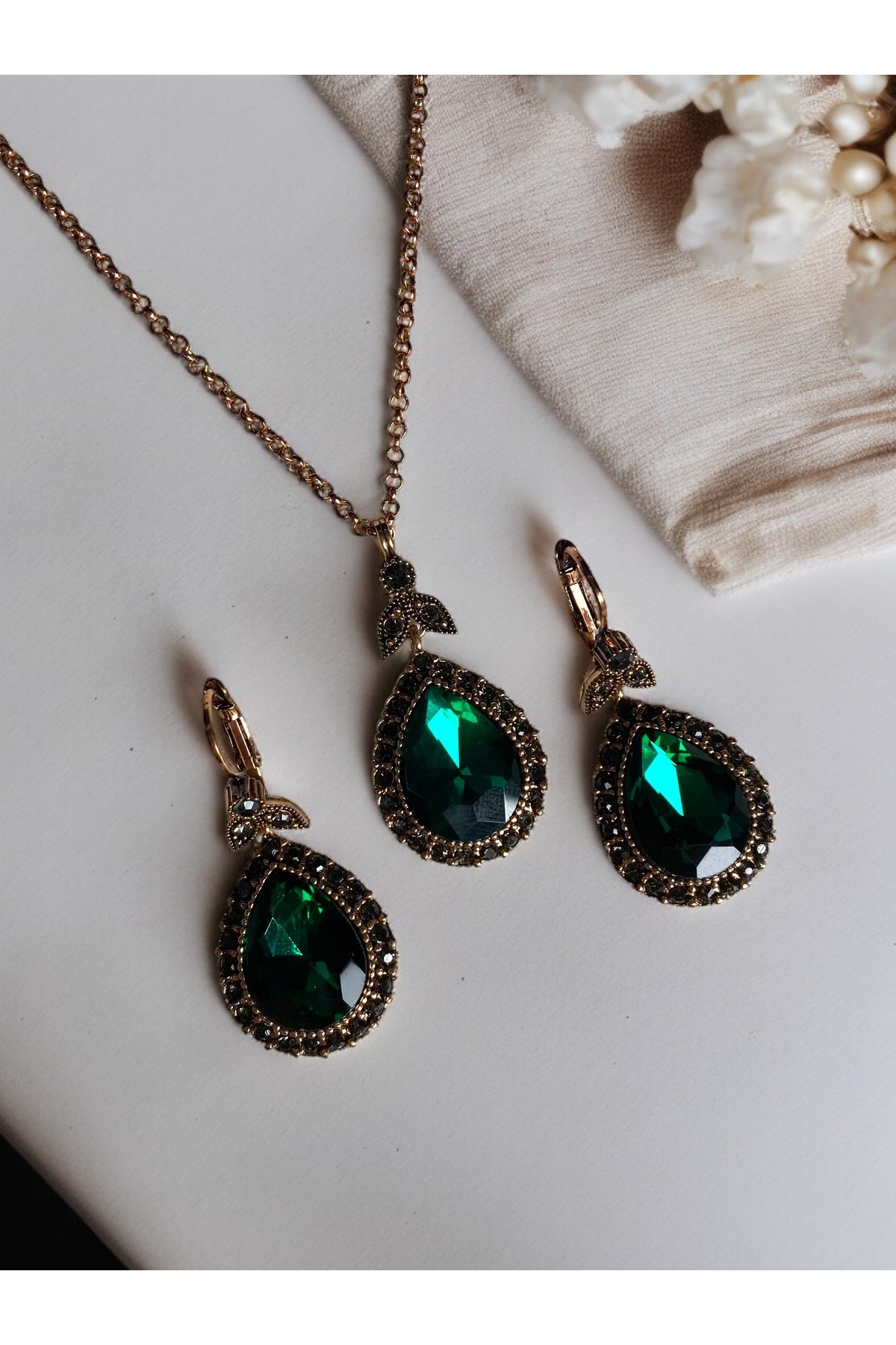 FAYRA ACCESSORIES Elmas Montür Kristal Taşlı Su Damlası Küpe ve Kolye Seti