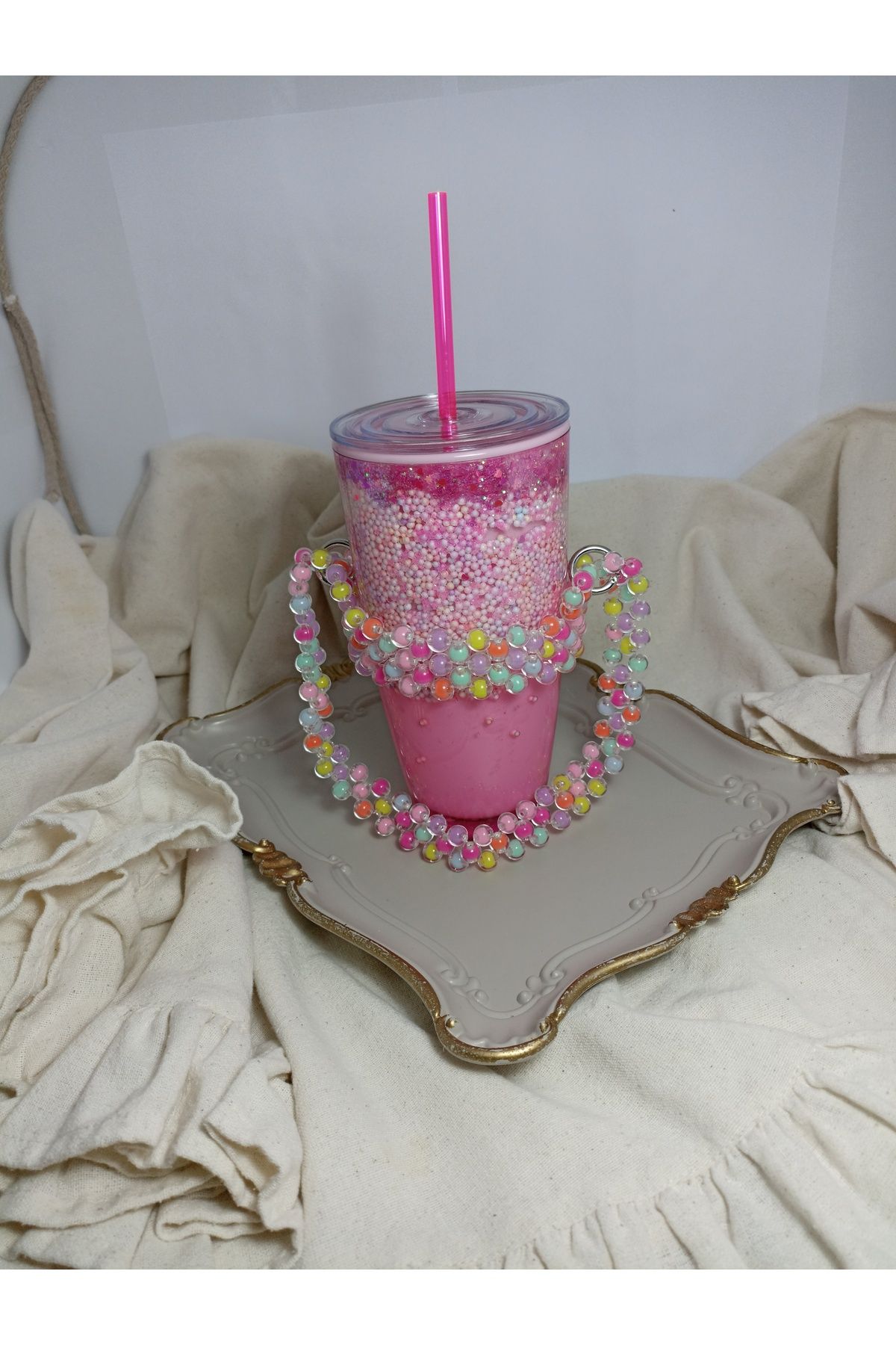ida design store pembe içi simli boncuklu su dolgulu çift katmanlı soğuk içecek bardağı ve el yapımı cup holder