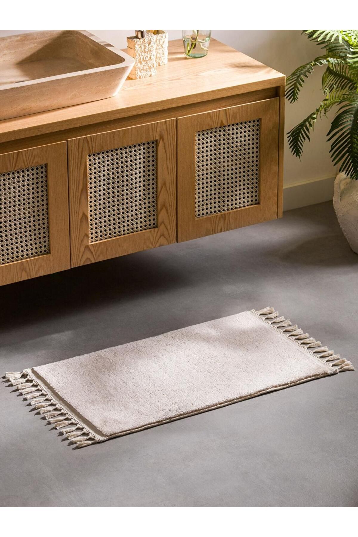 LC Waikiki Püsküllü Banyo Paspası 50x80 cm (S5)