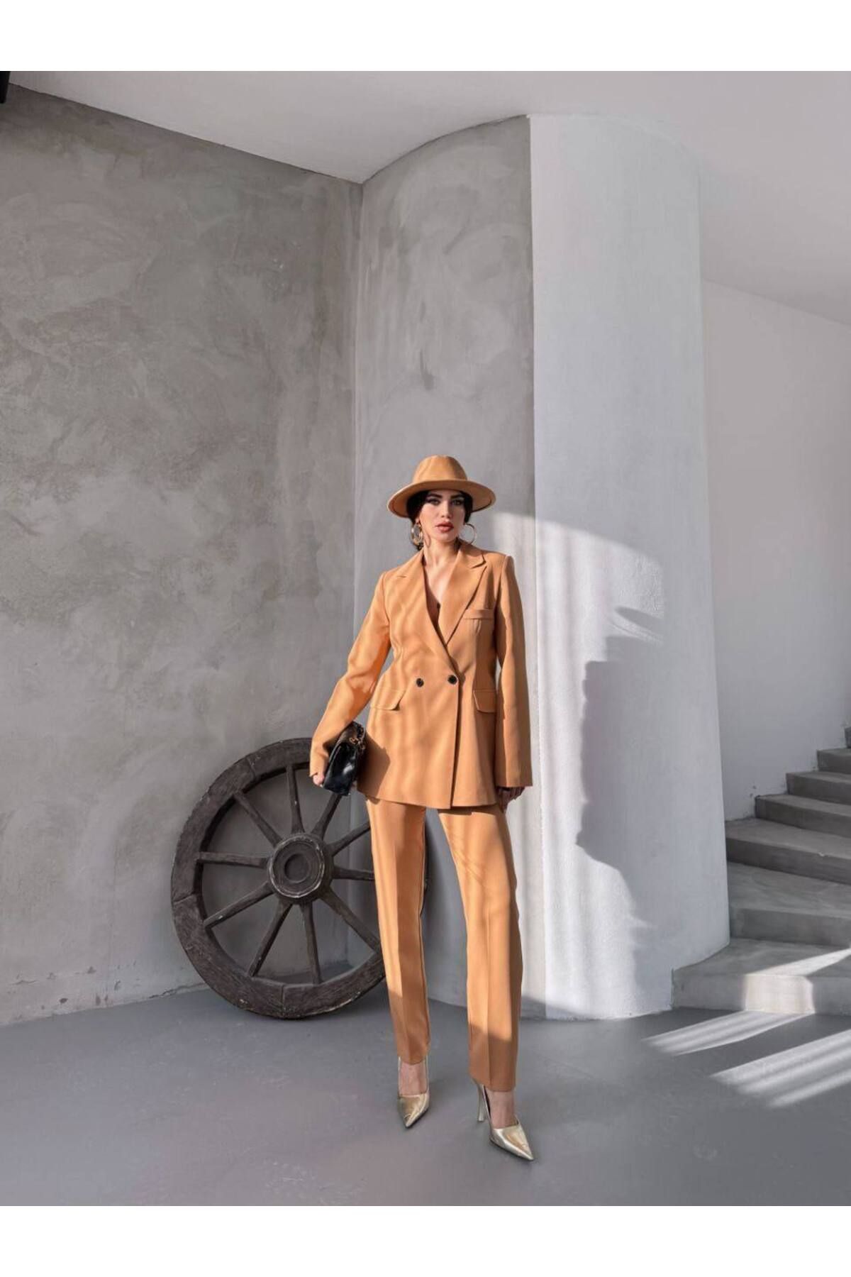 Castivo Fashion Çift Düğmeli Kruvaze Ceketli Takım